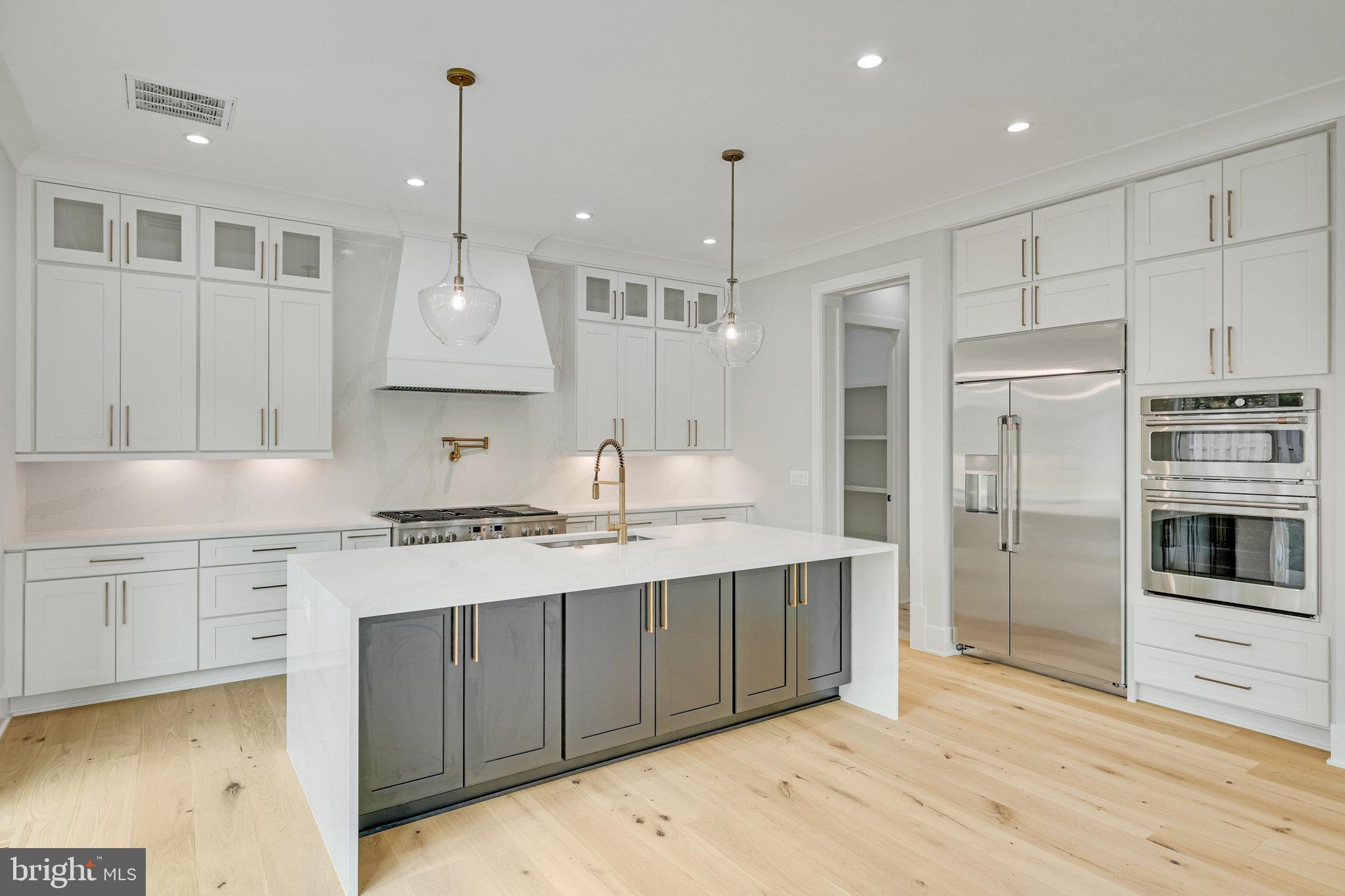 EAST VIENNA WOODS - Residential