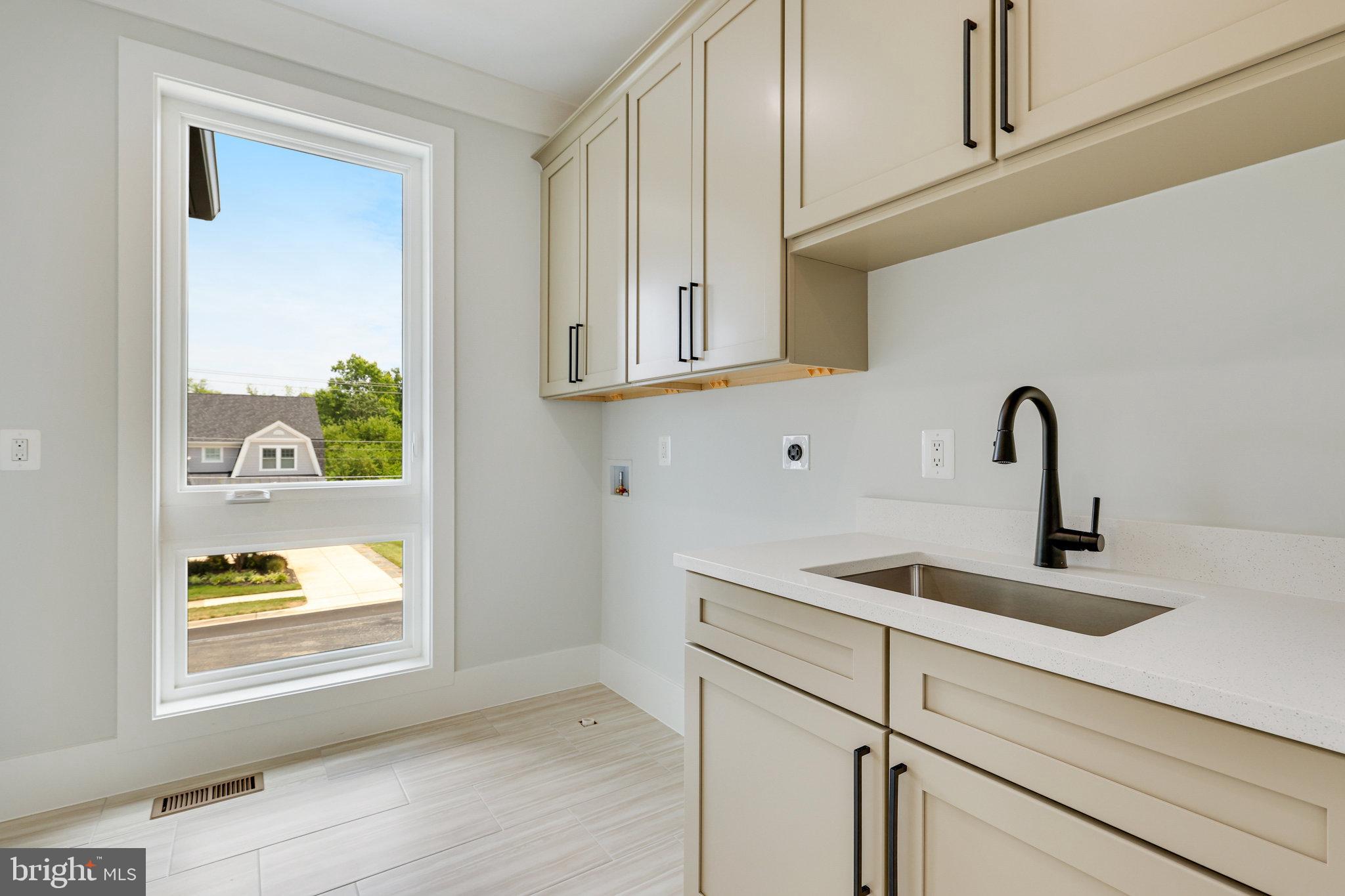 EAST VIENNA WOODS - Residential