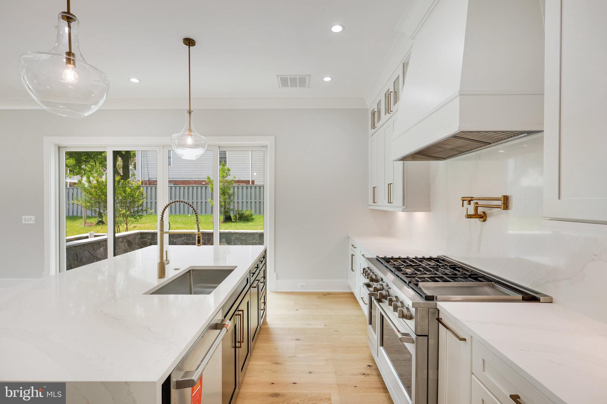 EAST VIENNA WOODS - Residential