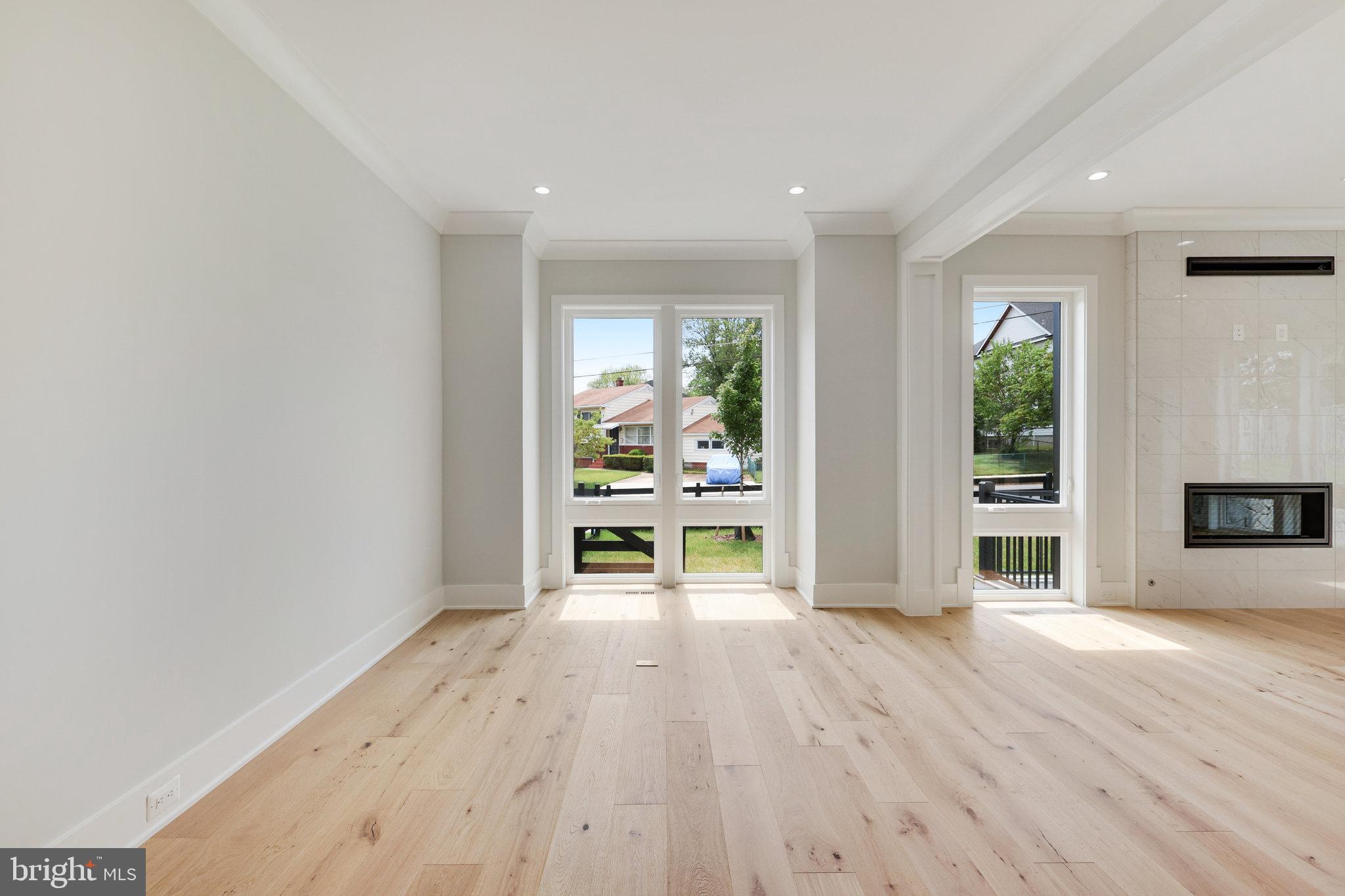 EAST VIENNA WOODS - Residential