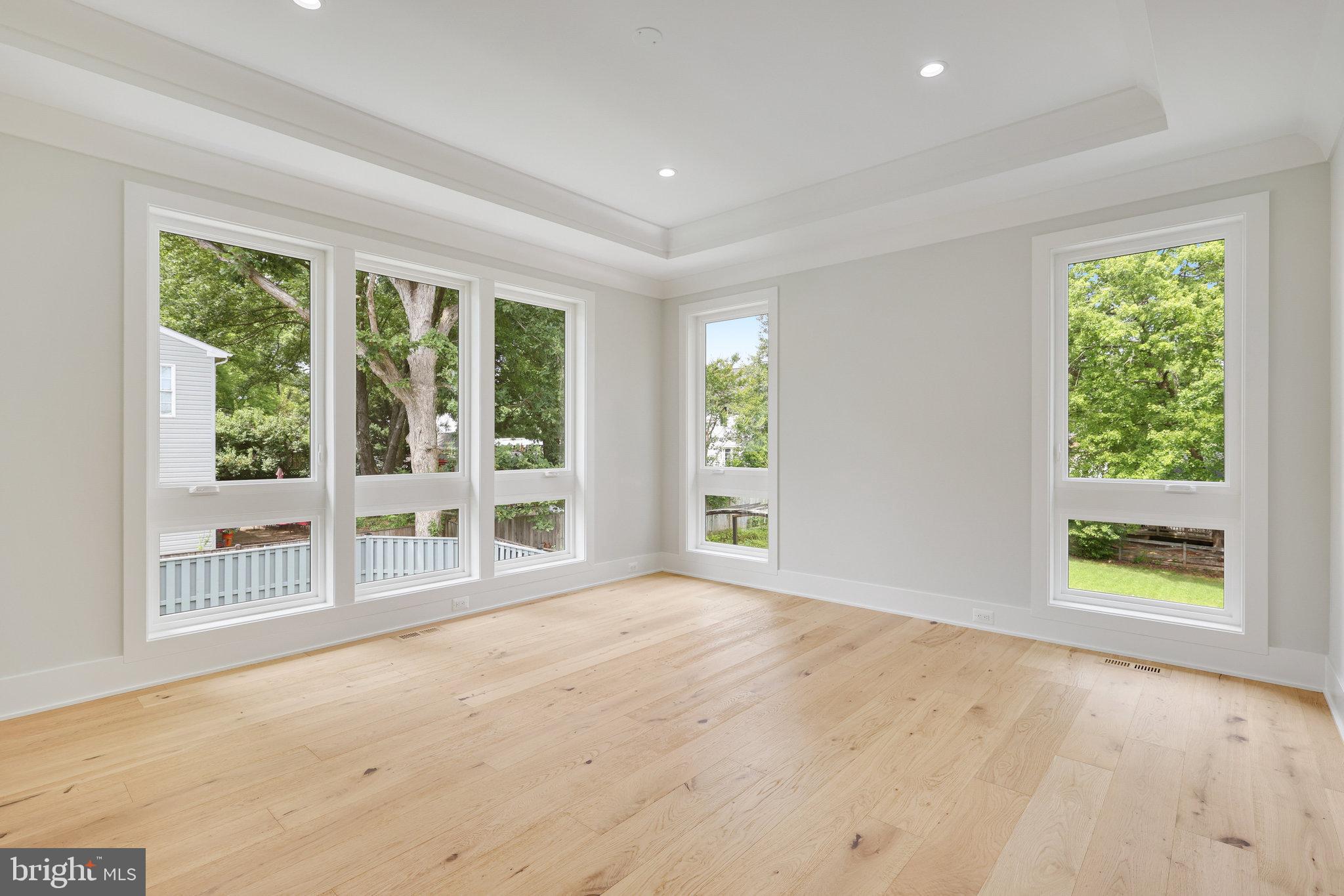 EAST VIENNA WOODS - Residential