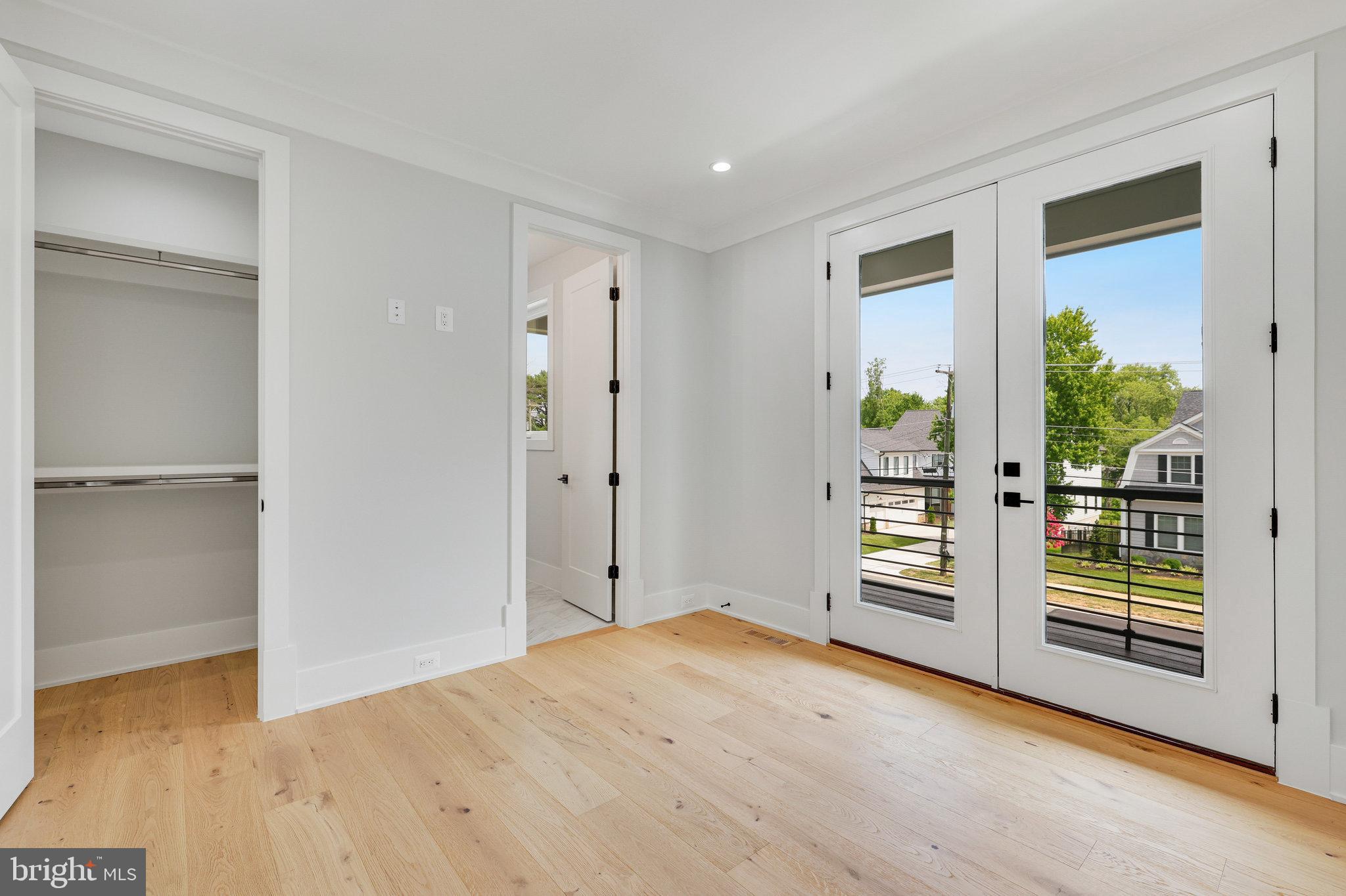 EAST VIENNA WOODS - Residential