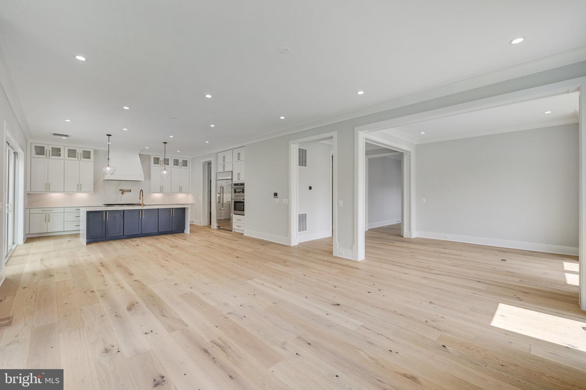 EAST VIENNA WOODS - Residential