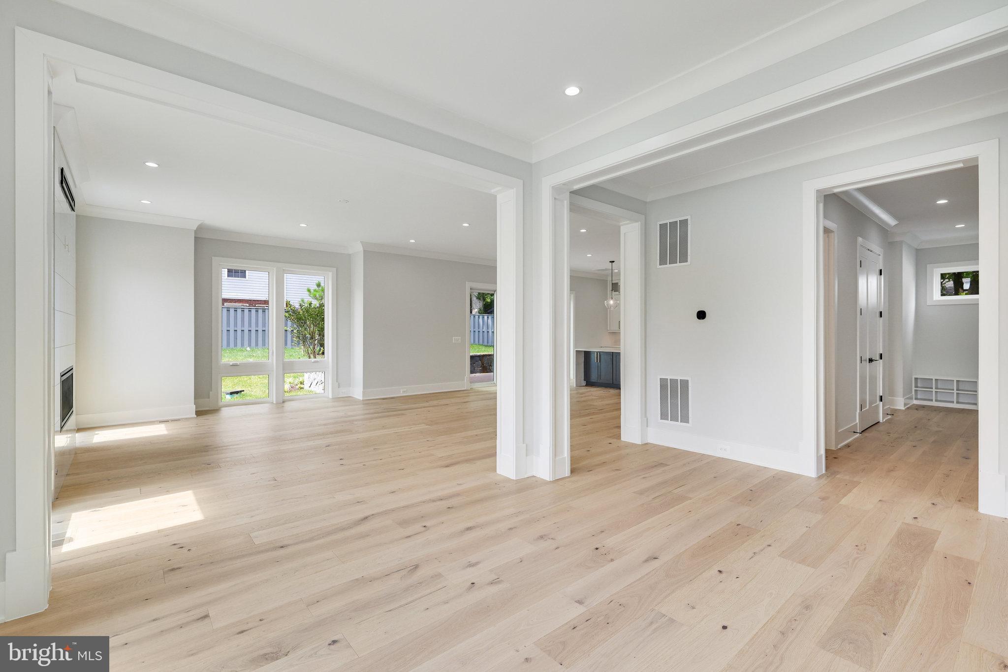 EAST VIENNA WOODS - Residential