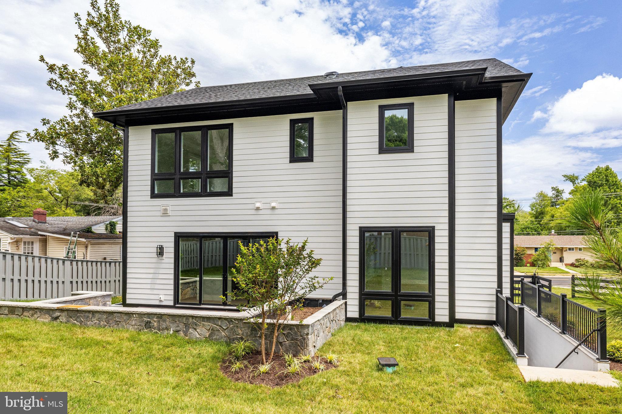 EAST VIENNA WOODS - Residential