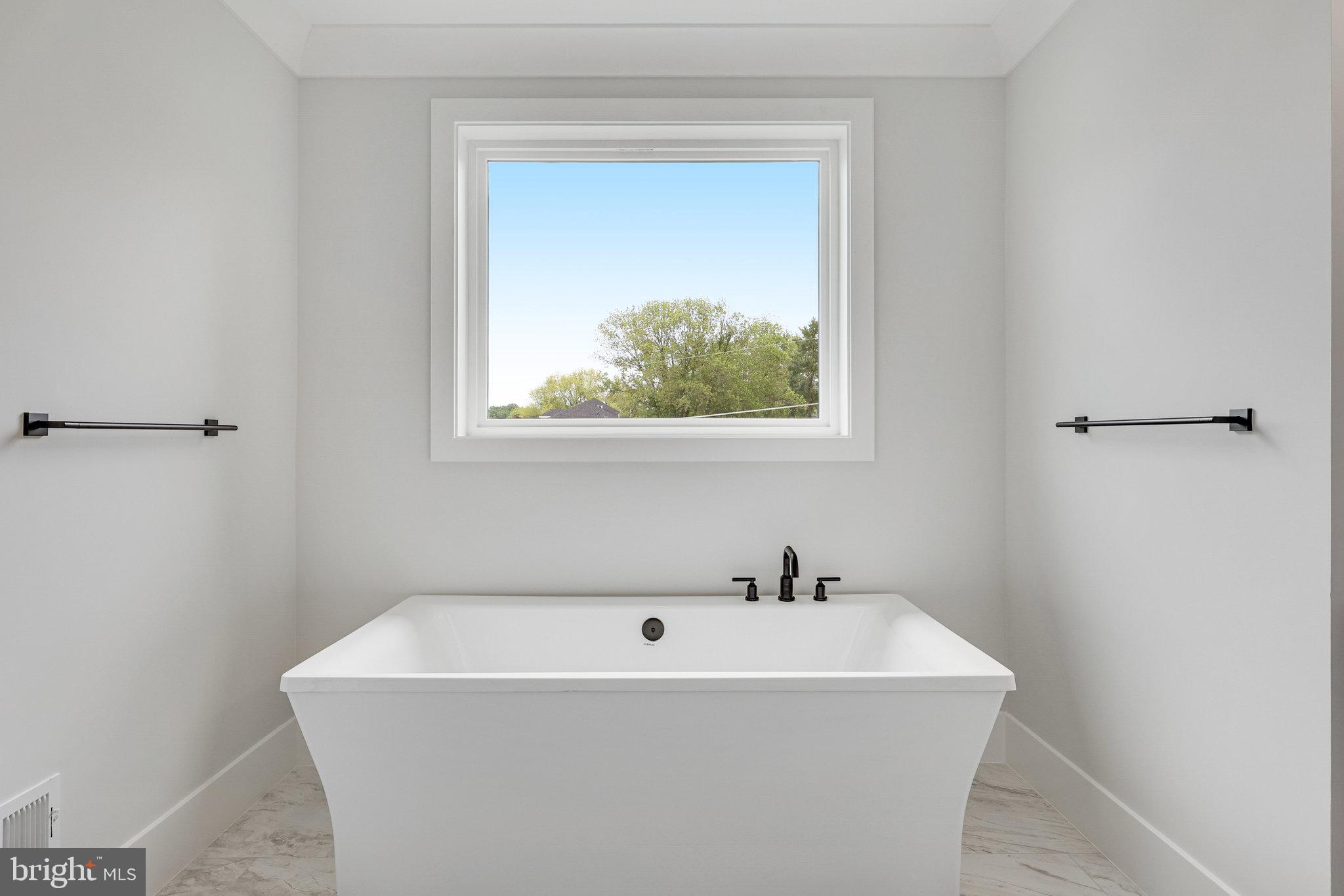 EAST VIENNA WOODS - Residential