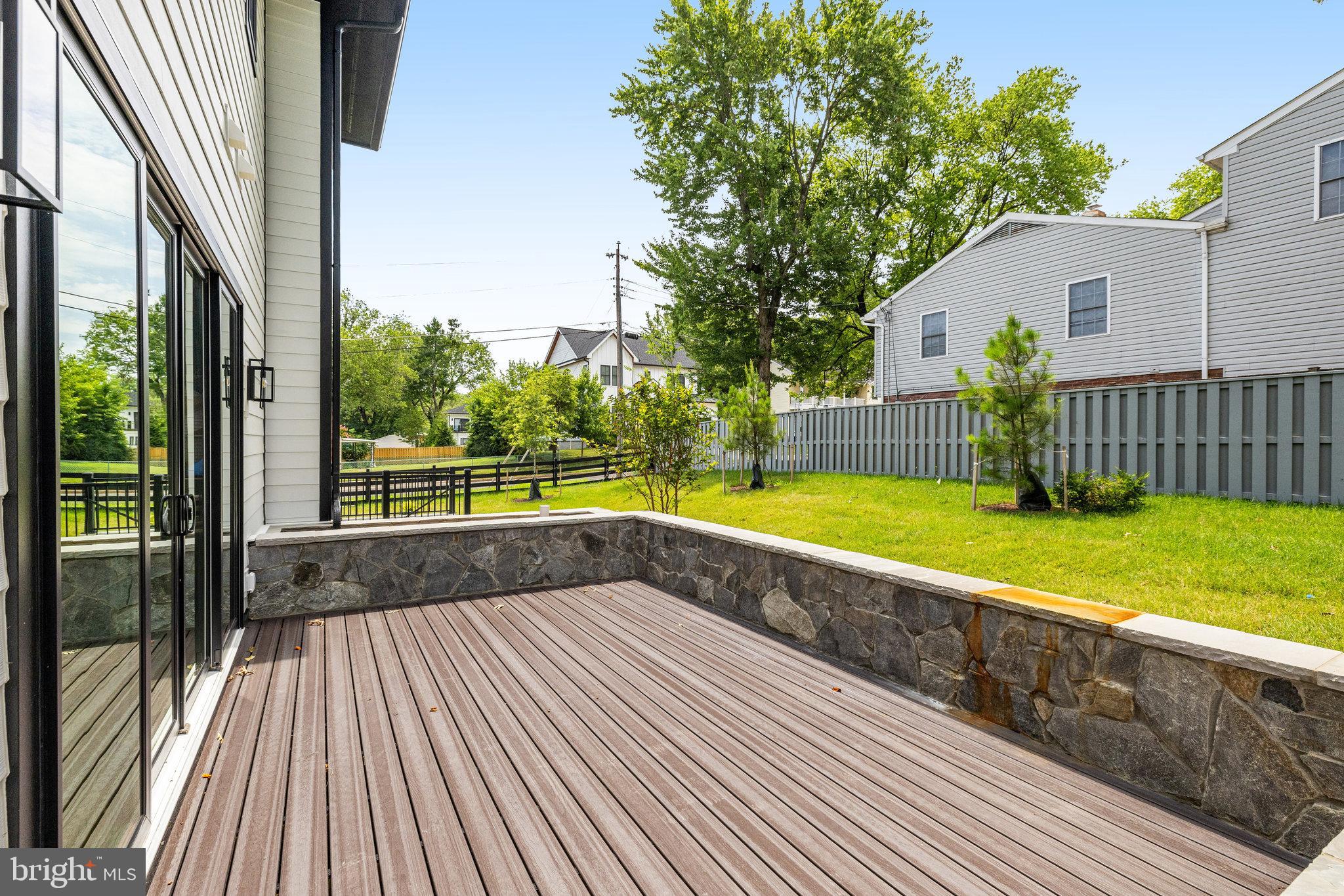 EAST VIENNA WOODS - Residential