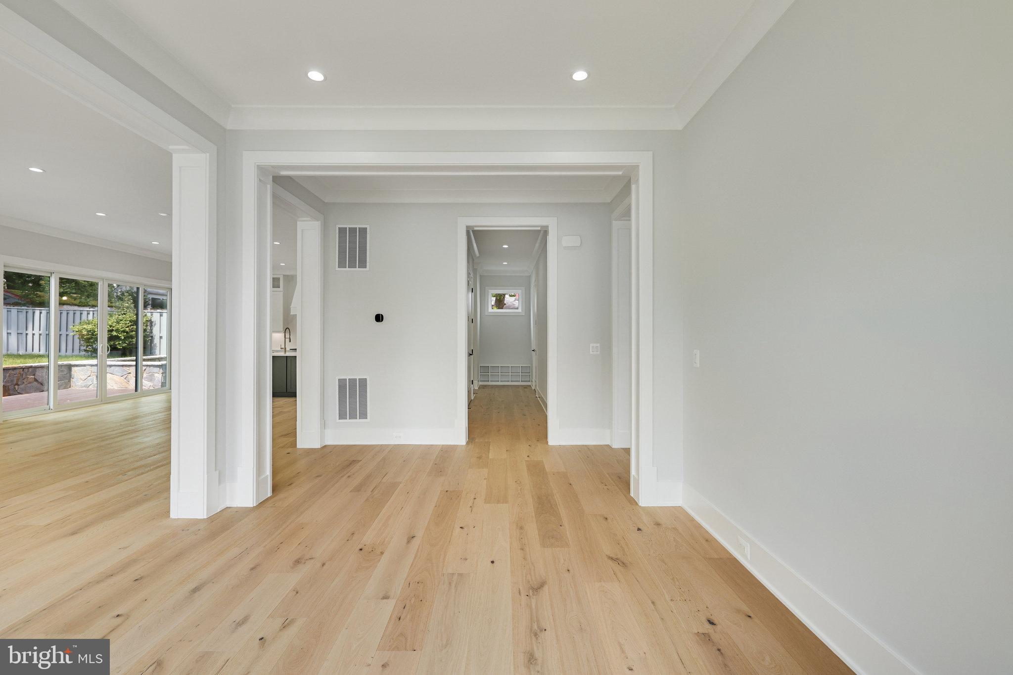 EAST VIENNA WOODS - Residential