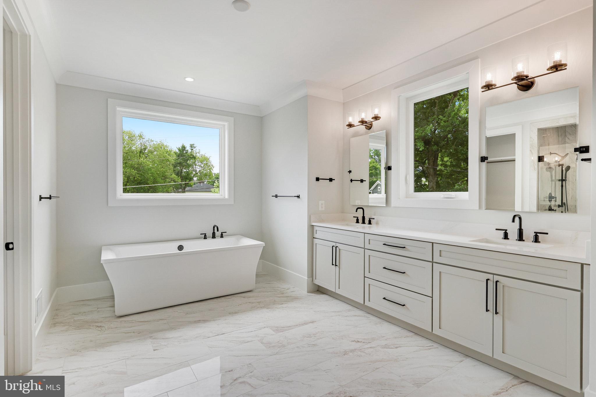 EAST VIENNA WOODS - Residential