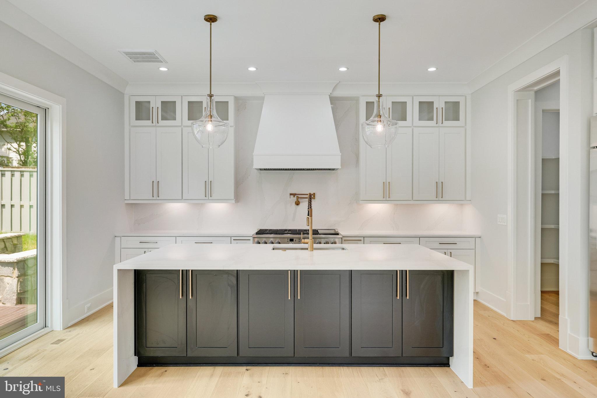 EAST VIENNA WOODS - Residential