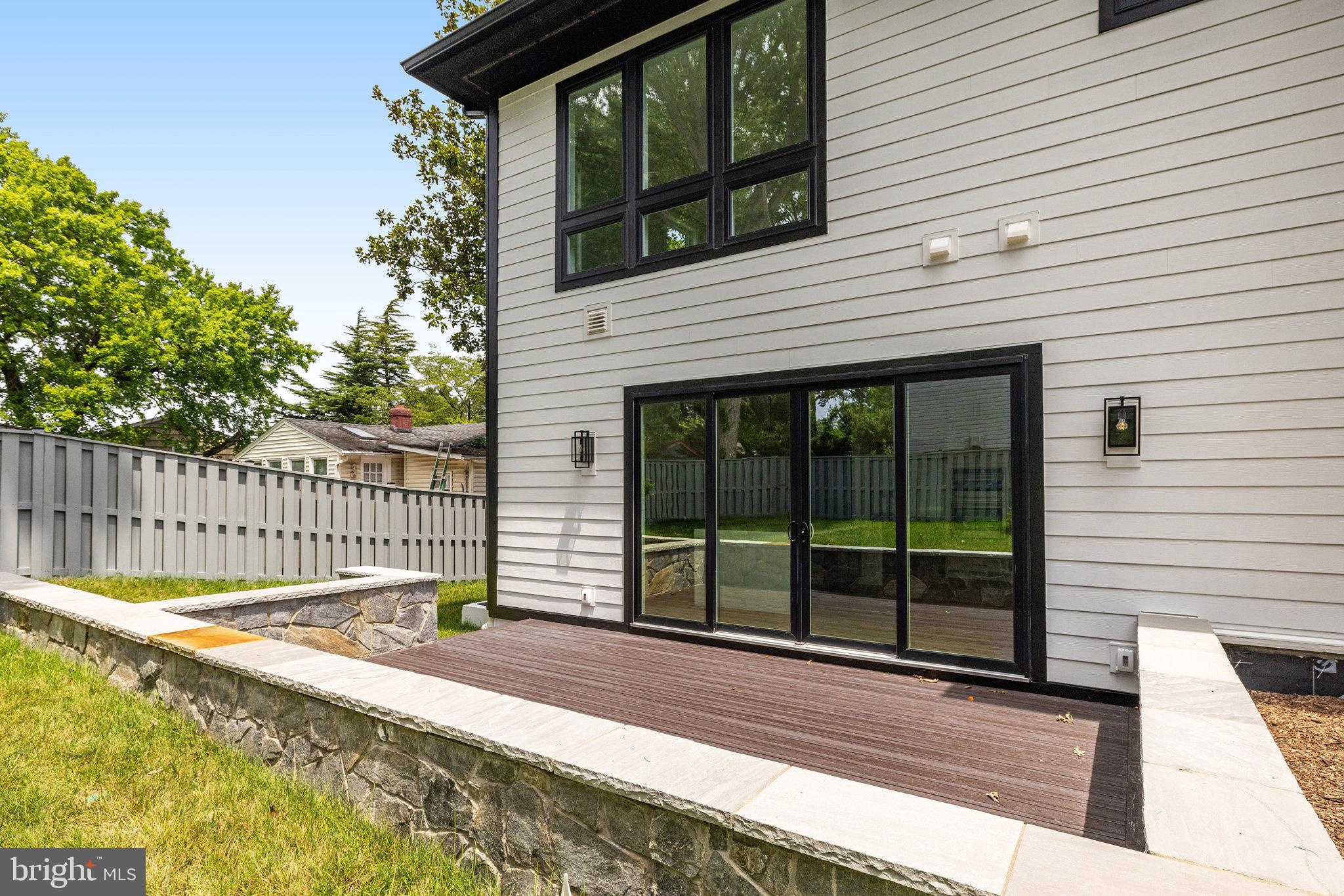 EAST VIENNA WOODS - Residential