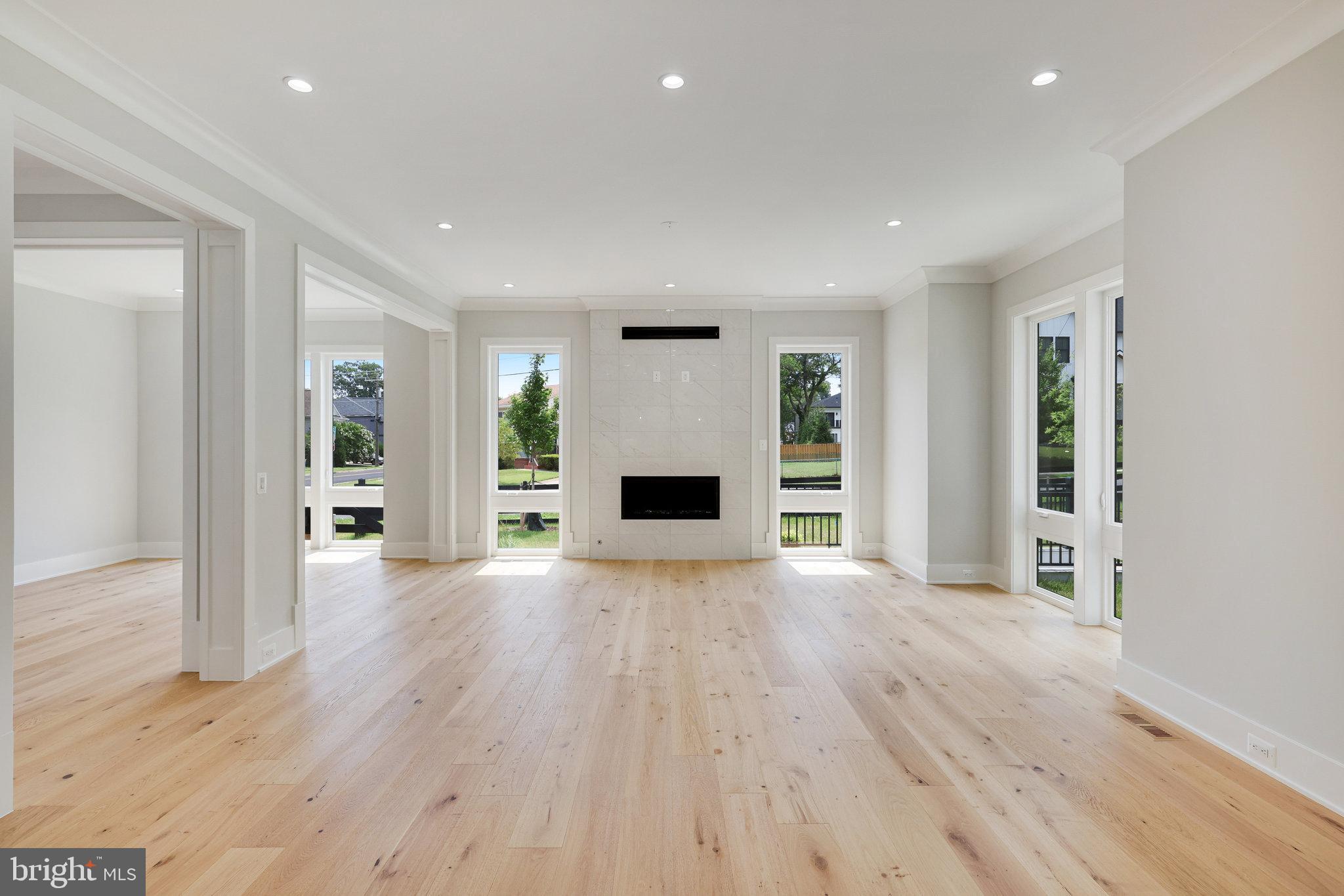 EAST VIENNA WOODS - Residential