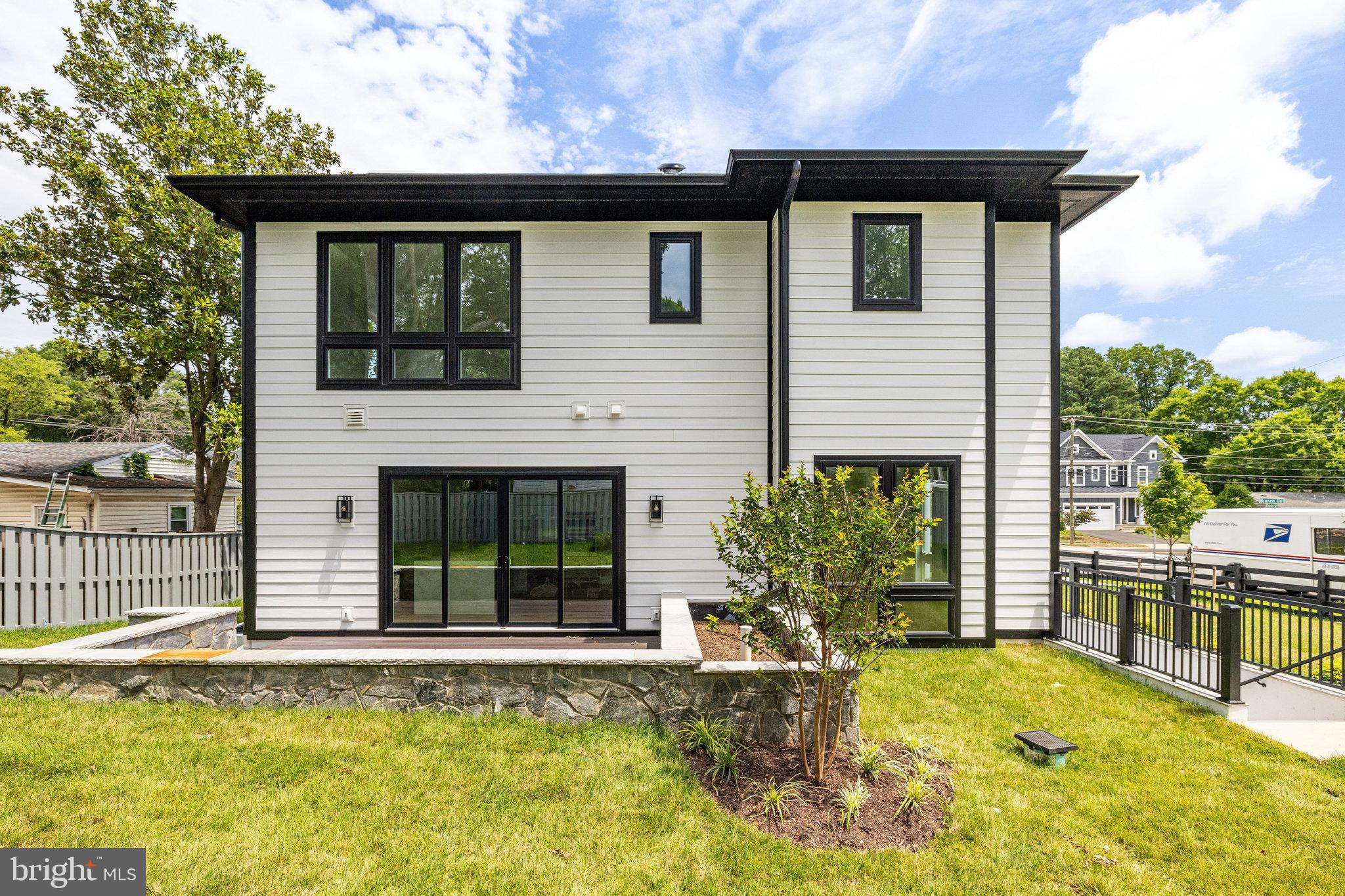 EAST VIENNA WOODS - Residential