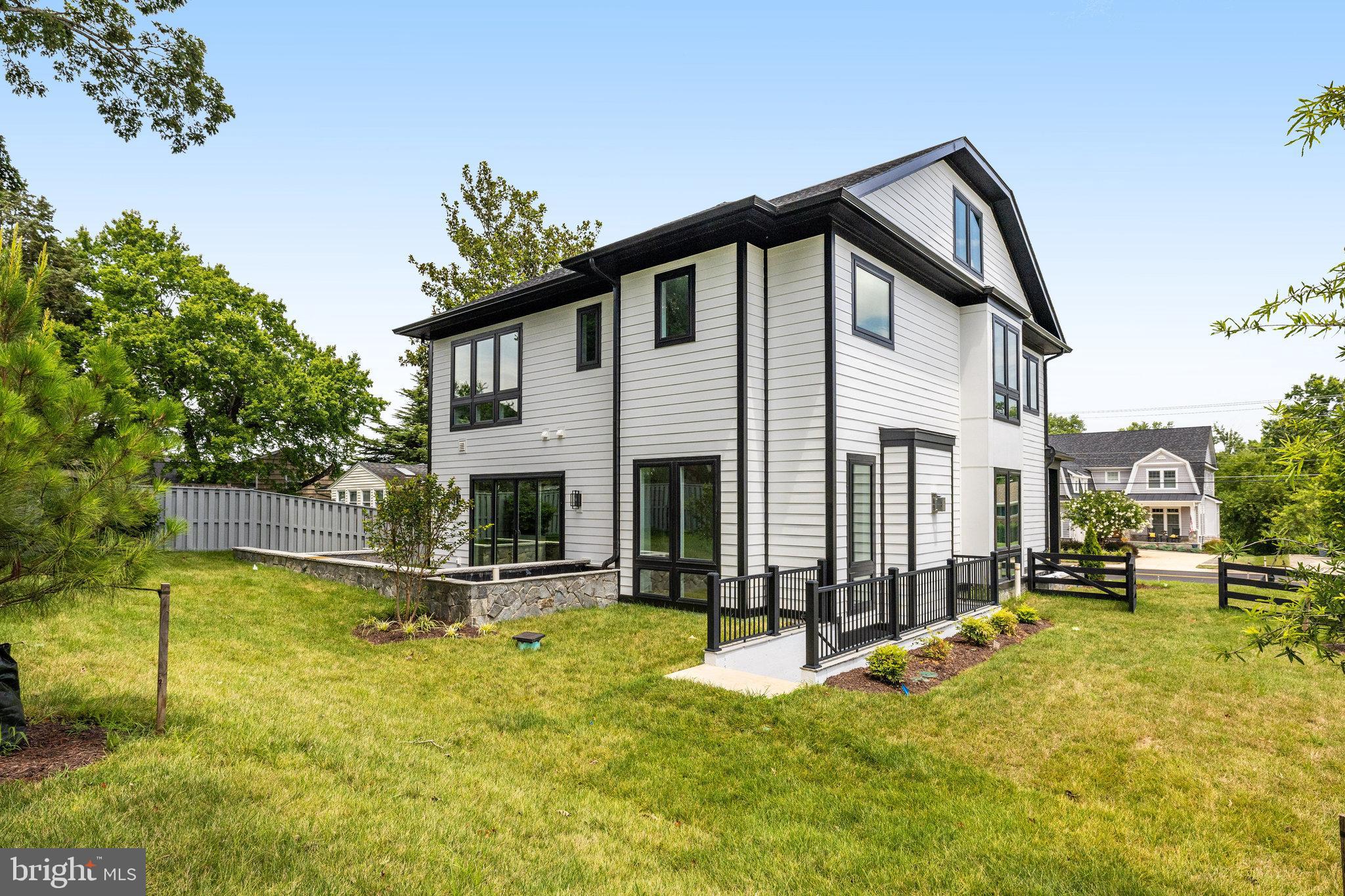 EAST VIENNA WOODS - Residential