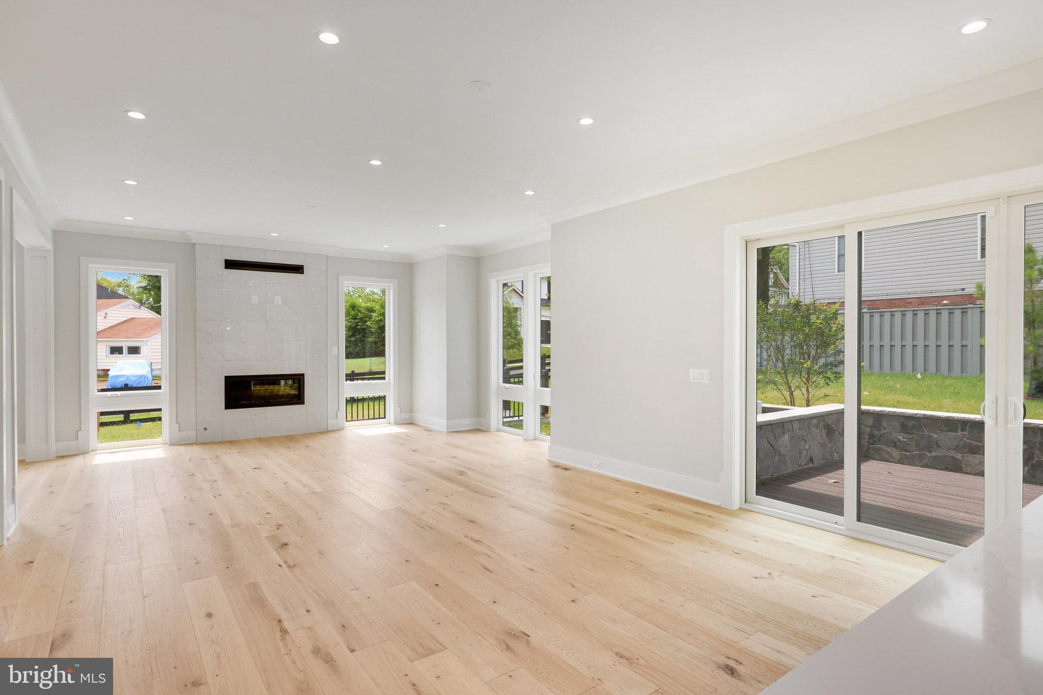 EAST VIENNA WOODS - Residential