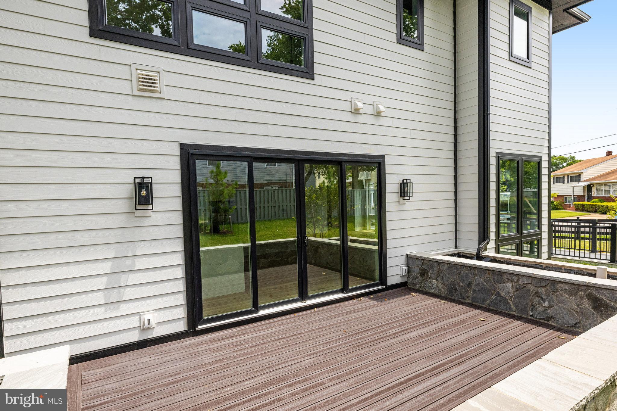 EAST VIENNA WOODS - Residential