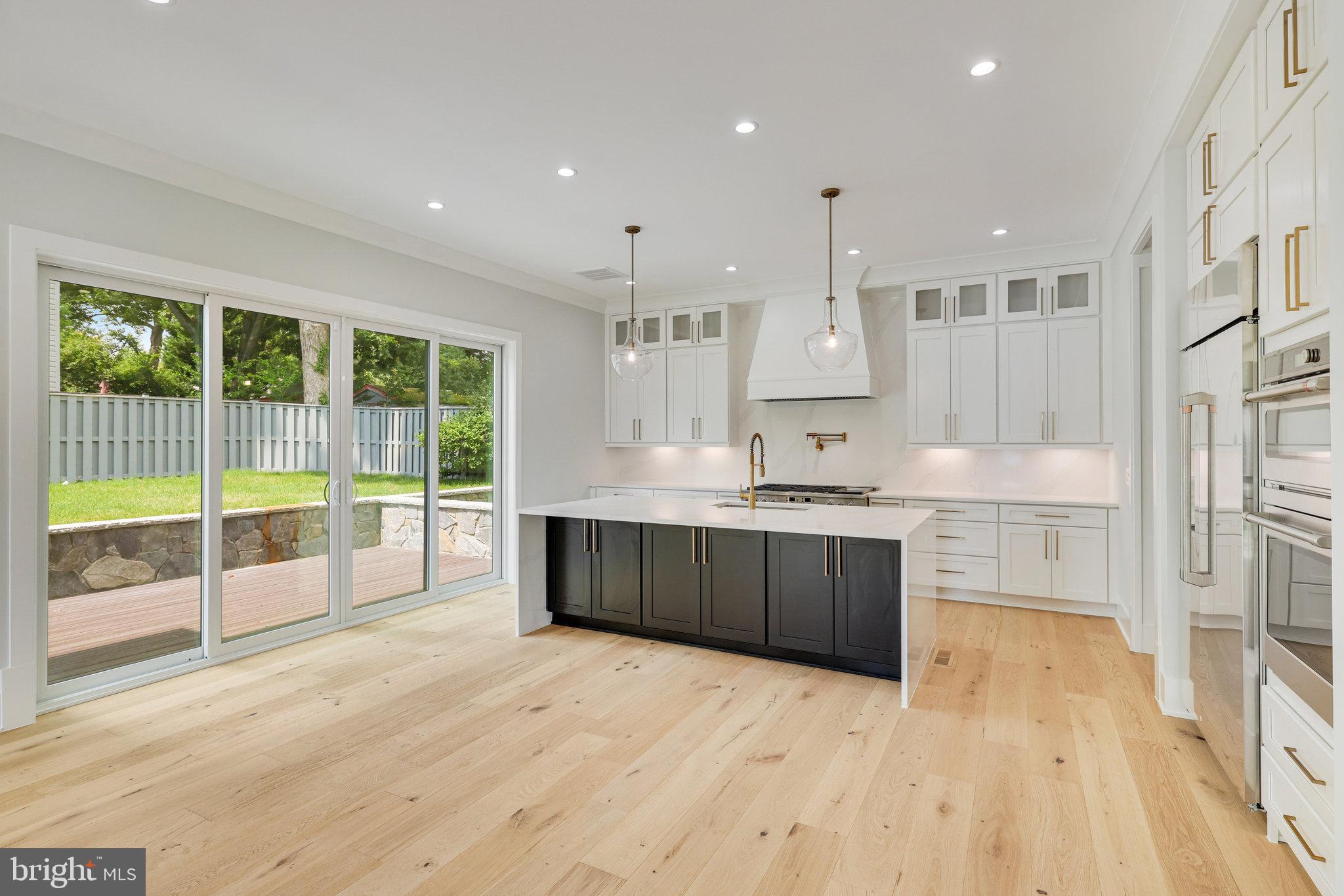 EAST VIENNA WOODS - Residential