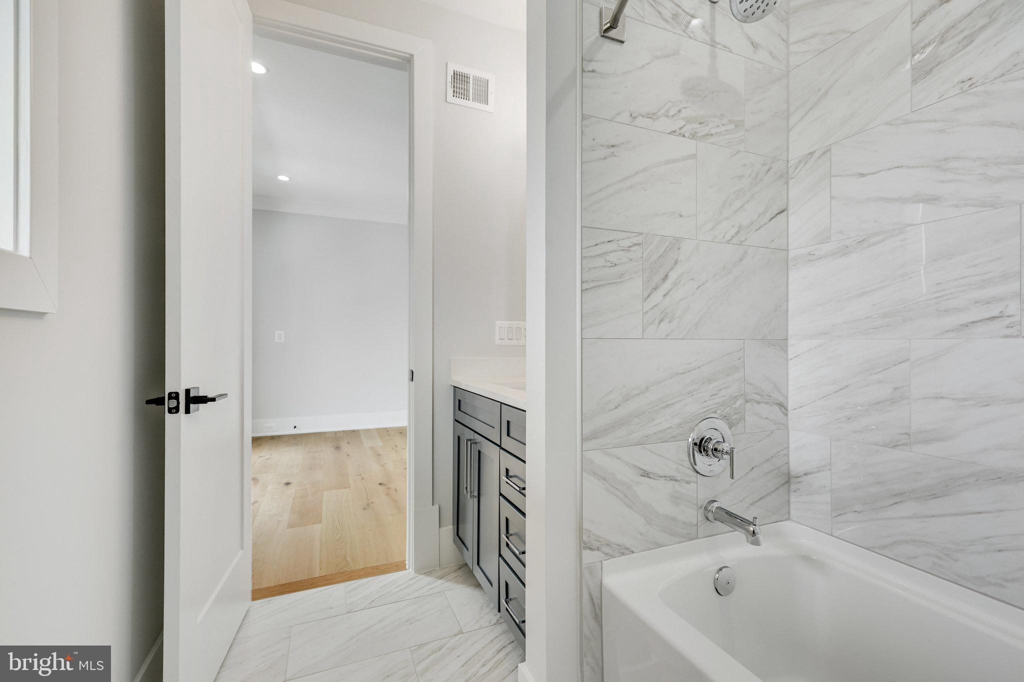 EAST VIENNA WOODS - Residential