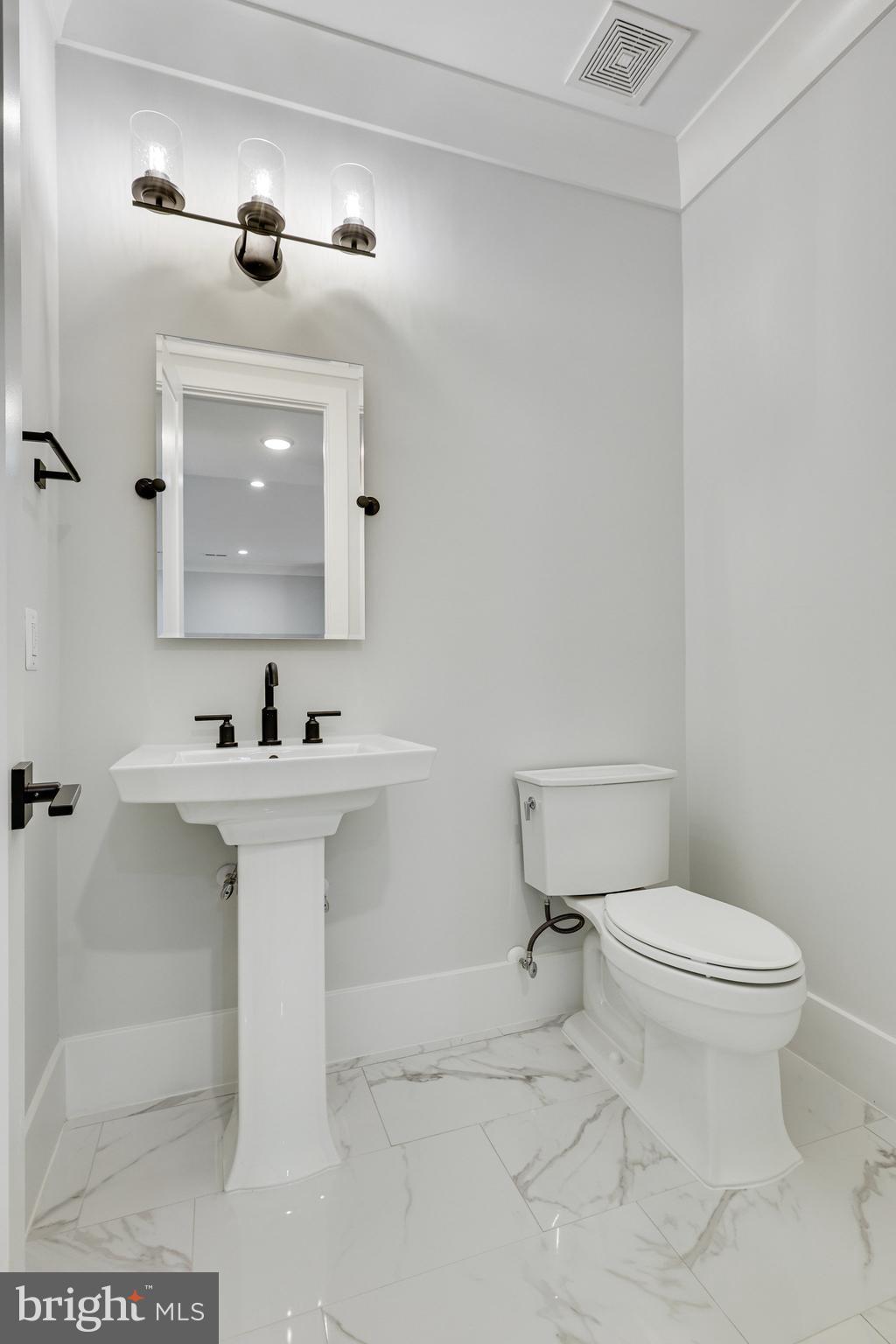 EAST VIENNA WOODS - Residential