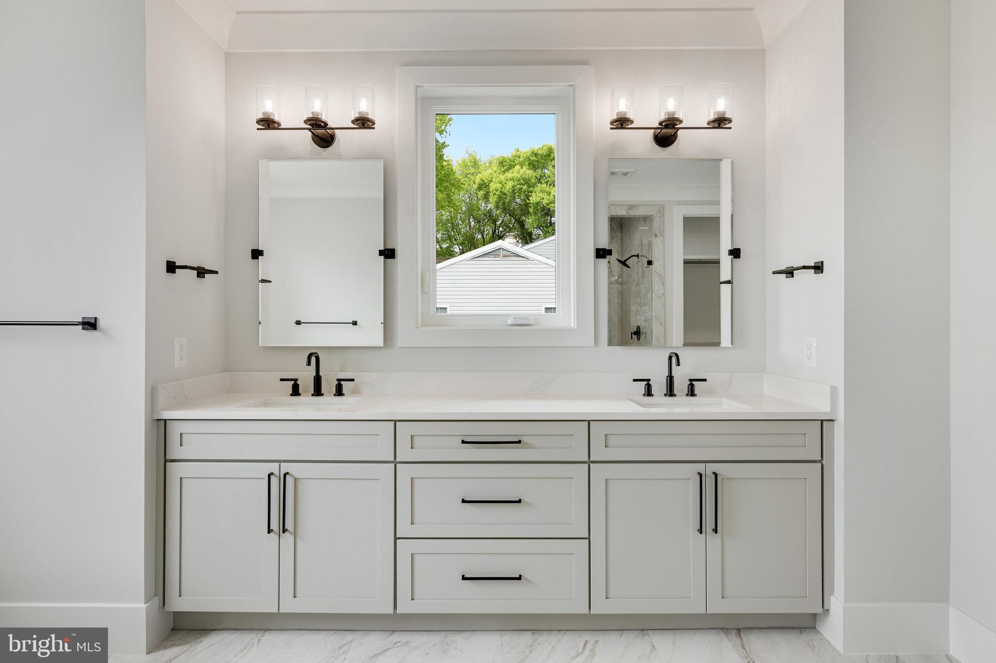 EAST VIENNA WOODS - Residential