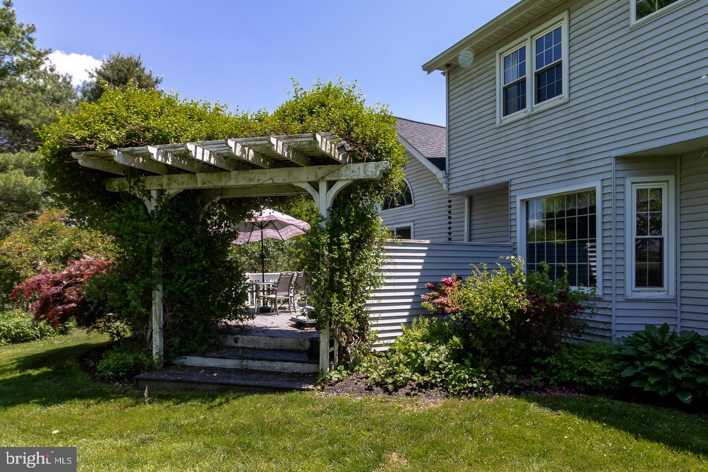 MEADOW WOODS - Residential