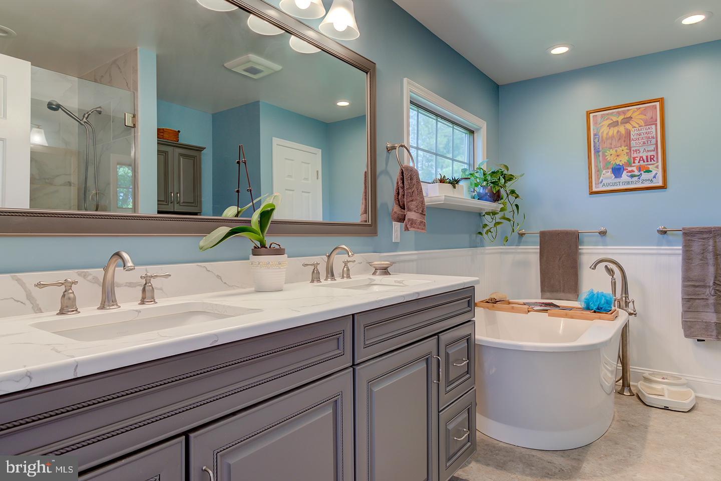 MEADOW WOODS - Residential