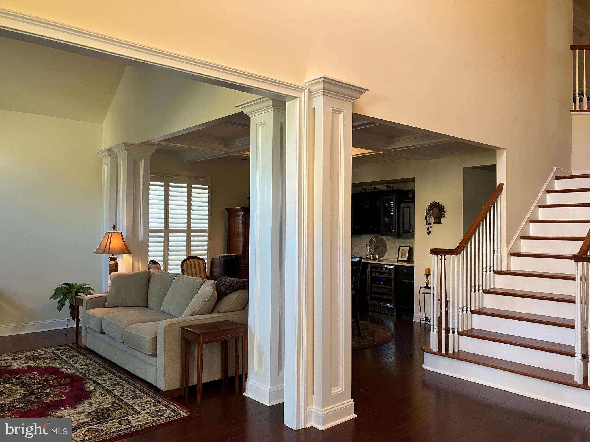 124 THORNHILL LANE