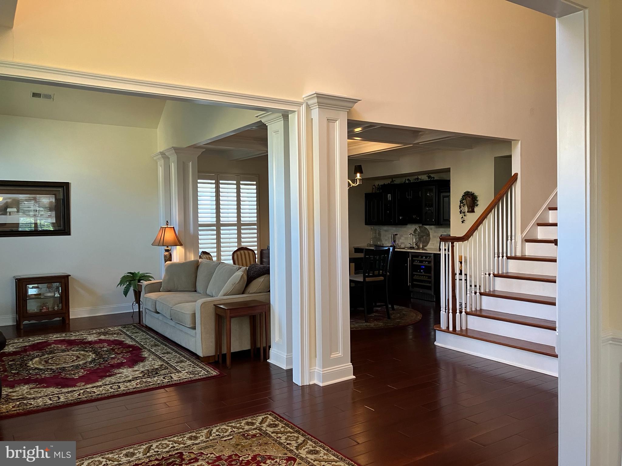 124 THORNHILL LANE