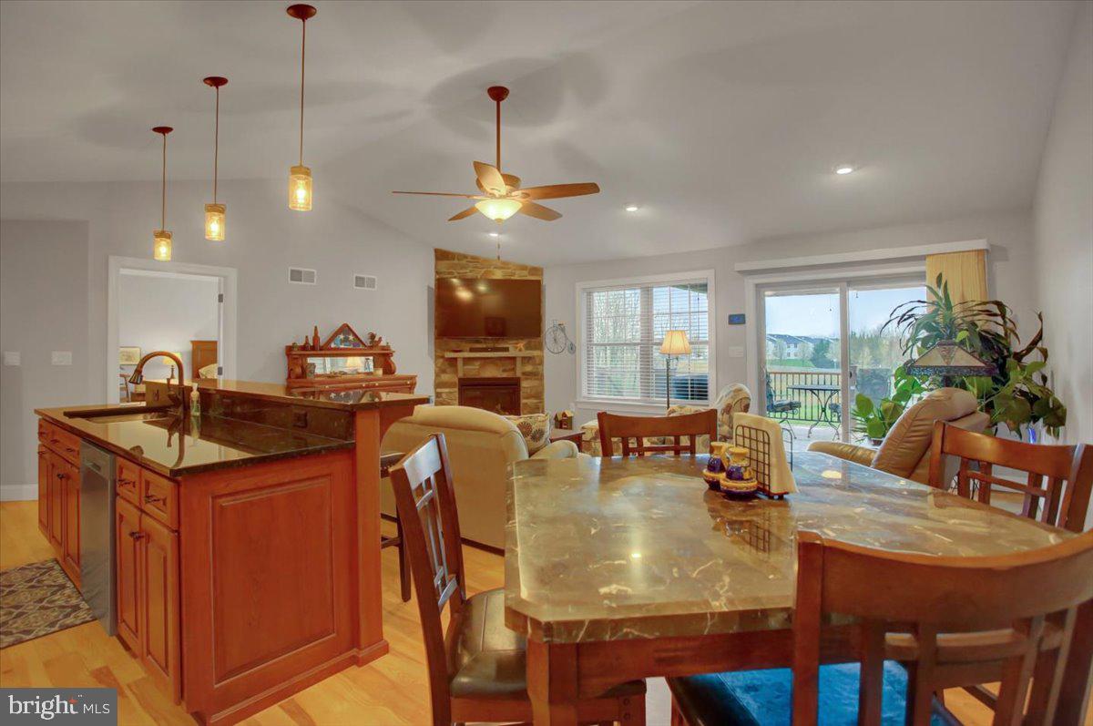 MOUNTAIN VIEW - Residential