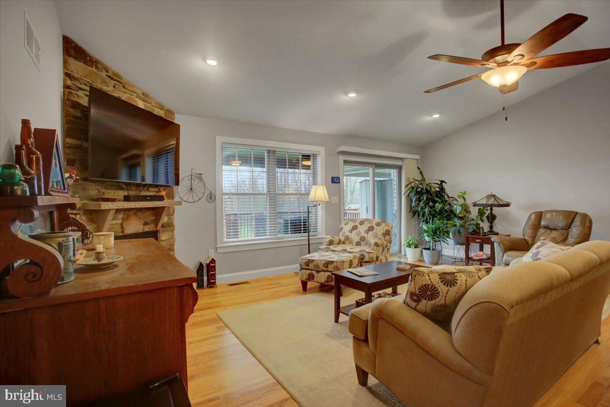 MOUNTAIN VIEW - Residential