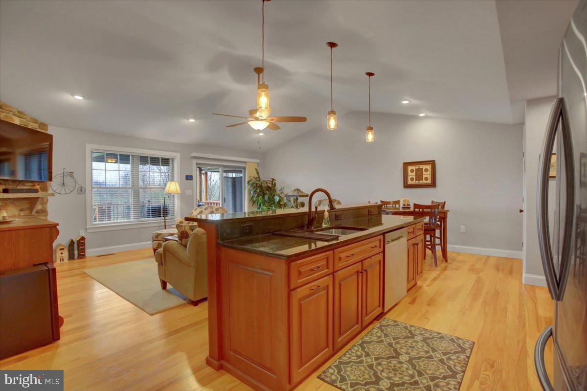 MOUNTAIN VIEW - Residential