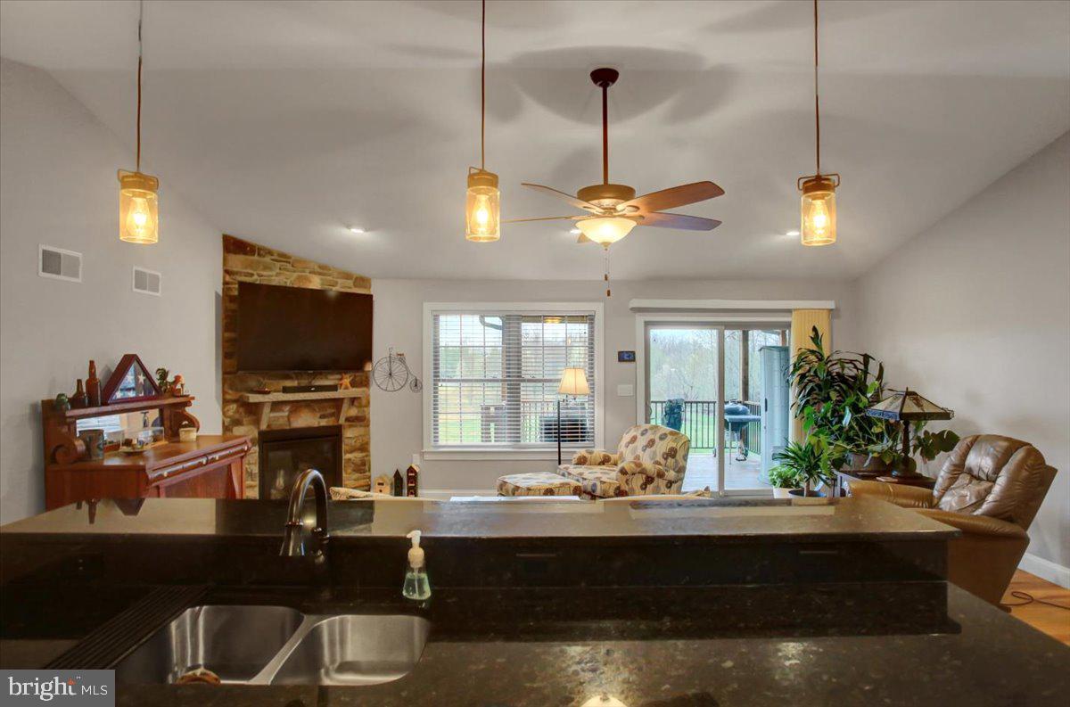 MOUNTAIN VIEW - Residential