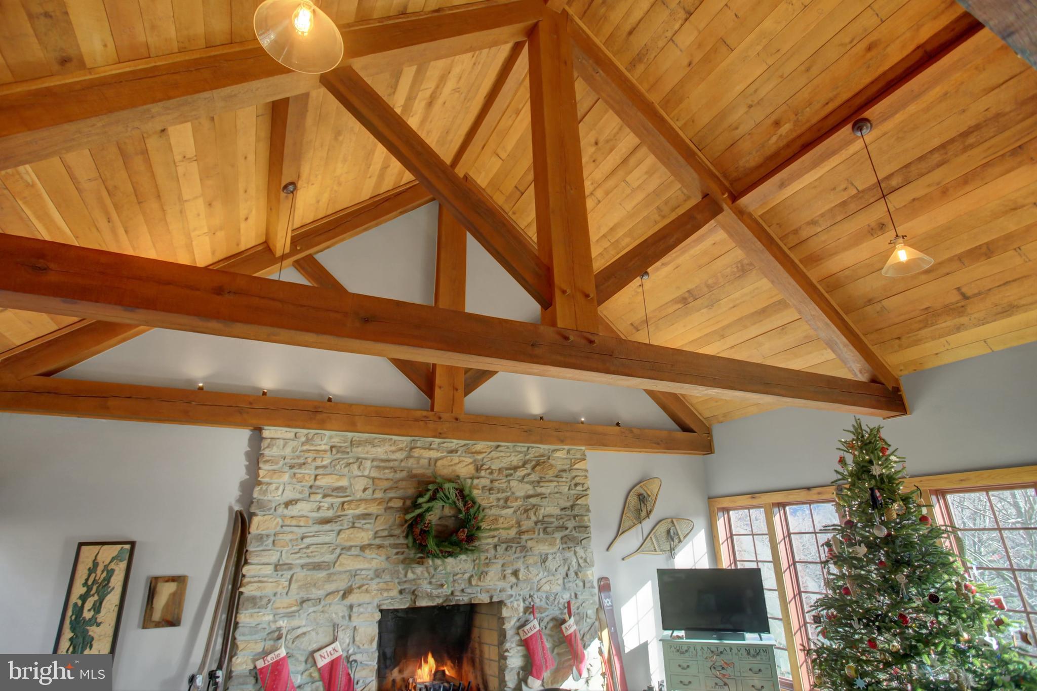 WHITETAIL MOUNTAINSIDE HOMES - Residential