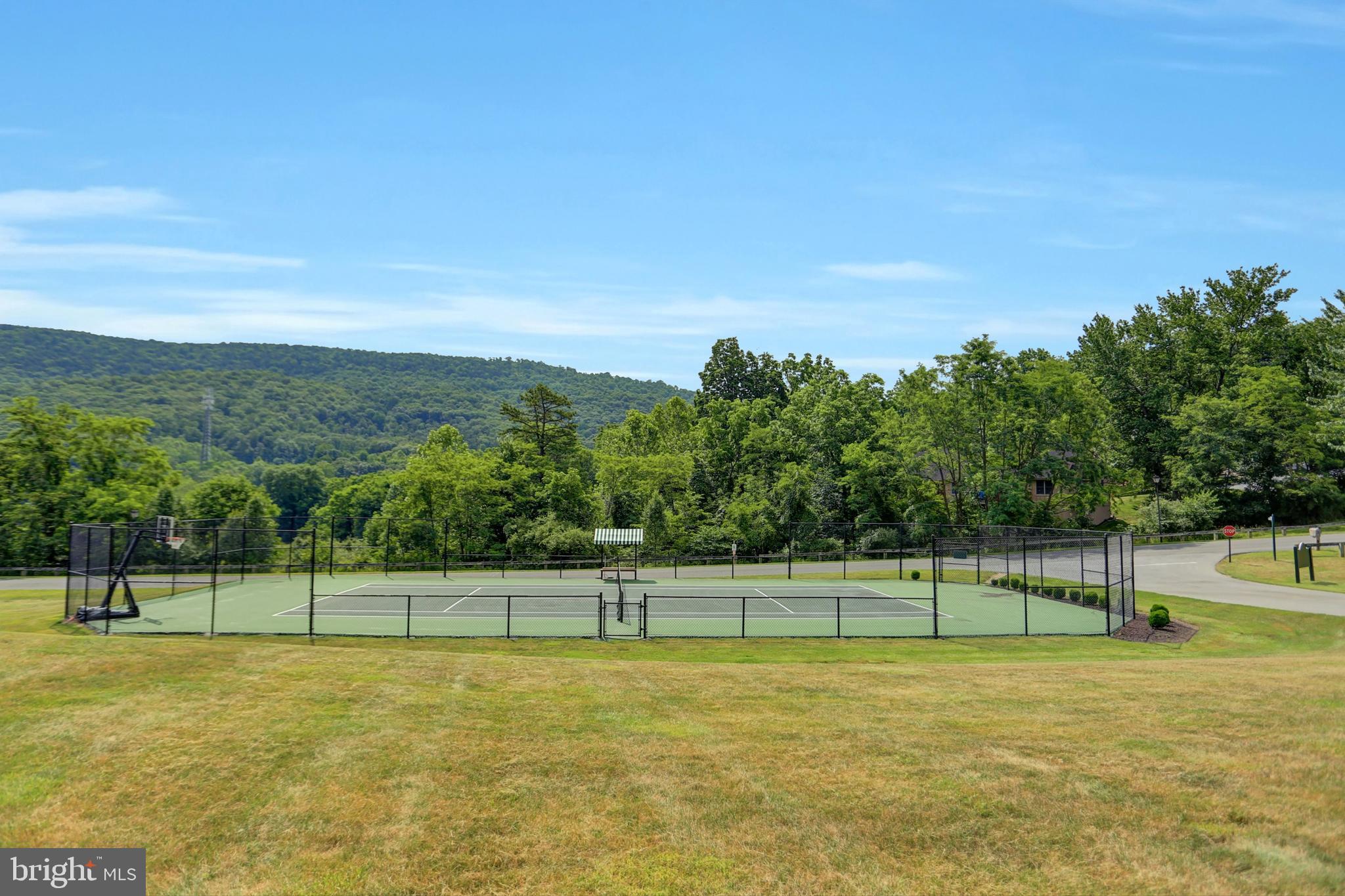 WHITETAIL MOUNTAINSIDE HOMES - Residential