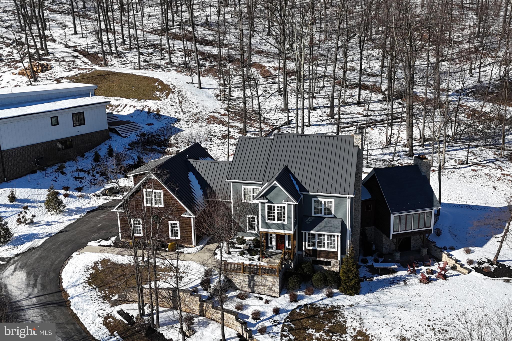 WHITETAIL MOUNTAINSIDE HOMES - Residential