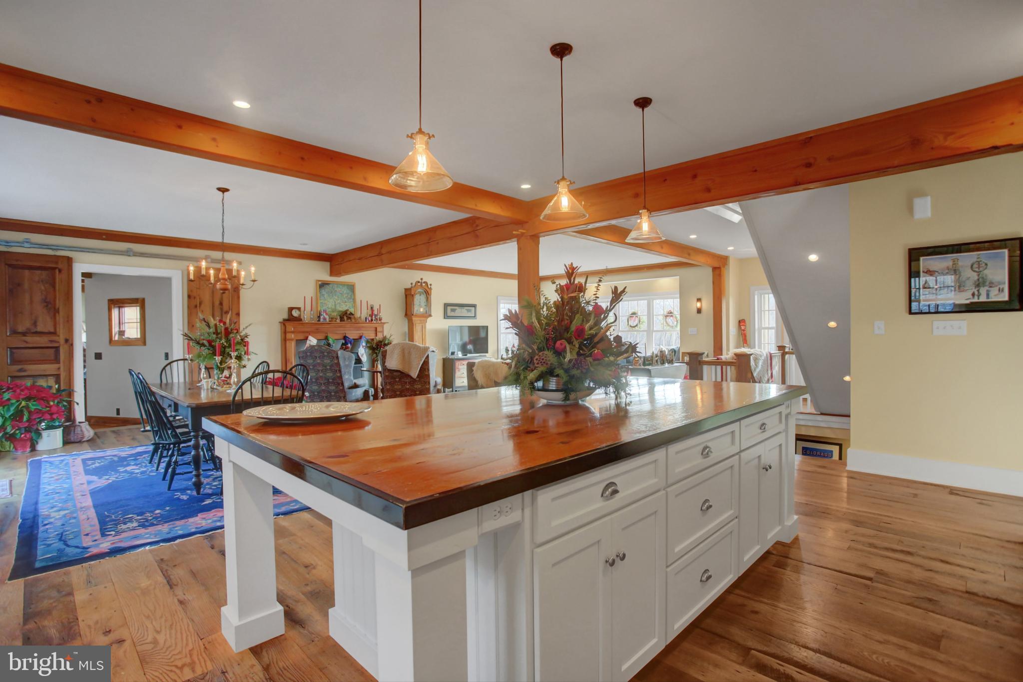 WHITETAIL MOUNTAINSIDE HOMES - Residential