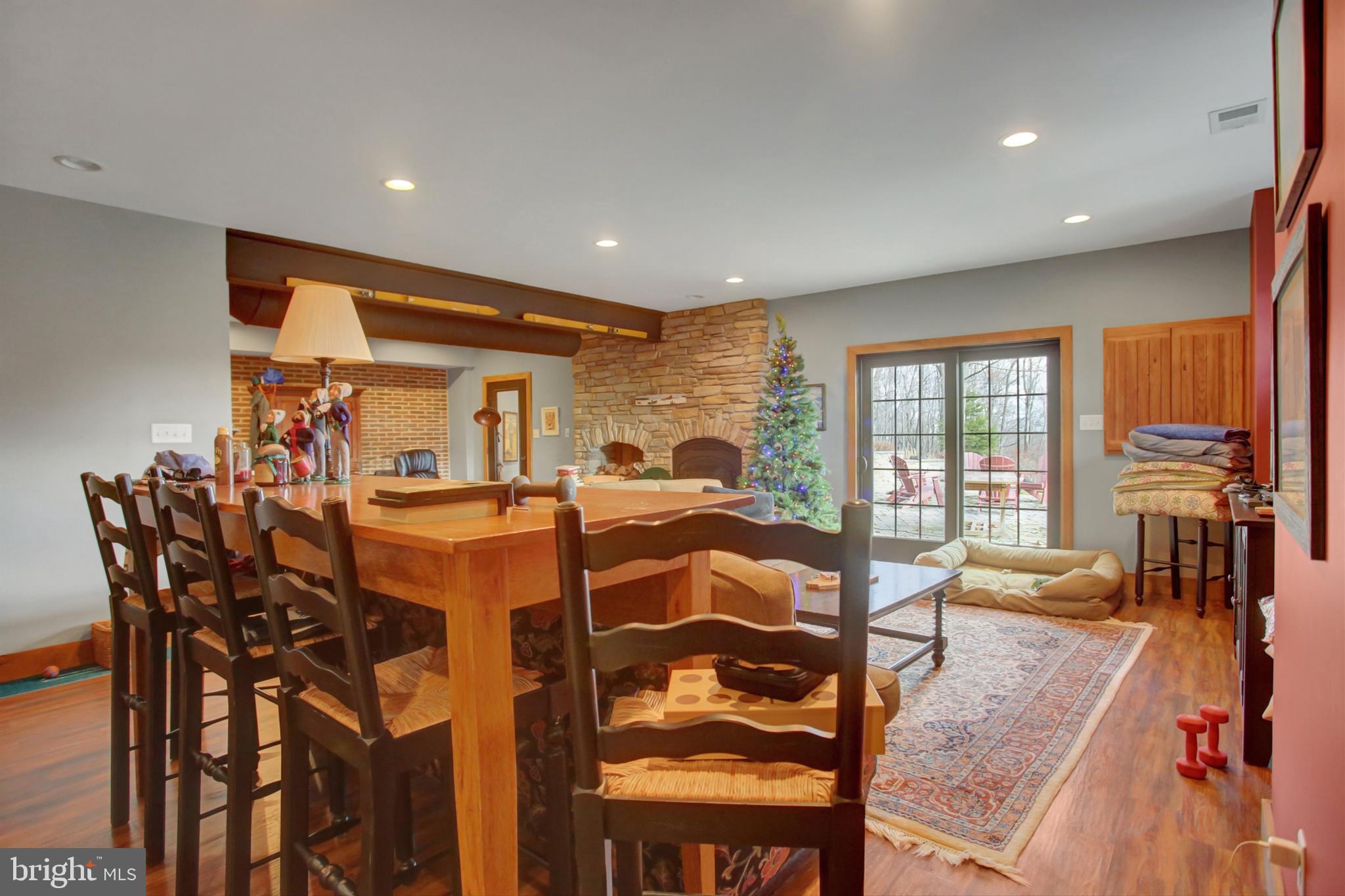 WHITETAIL MOUNTAINSIDE HOMES - Residential