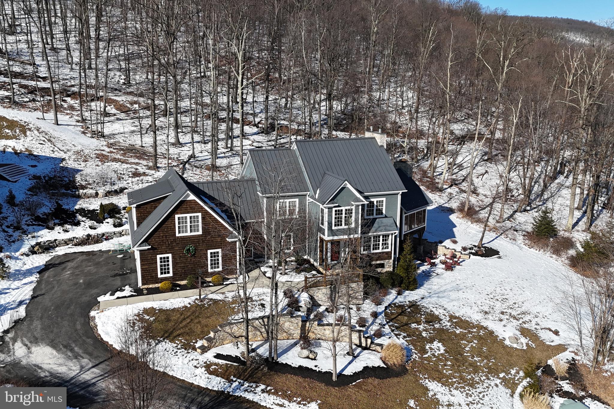 WHITETAIL MOUNTAINSIDE HOMES - Residential