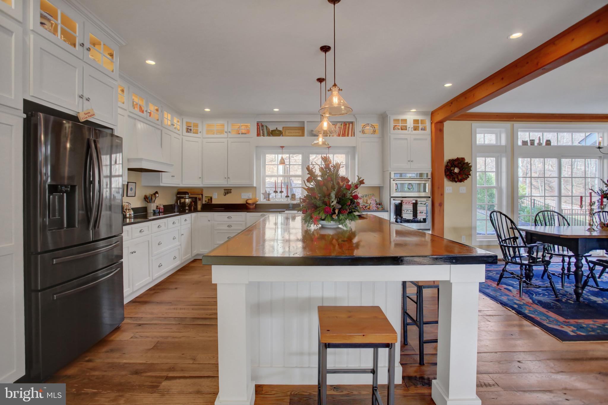 WHITETAIL MOUNTAINSIDE HOMES - Residential