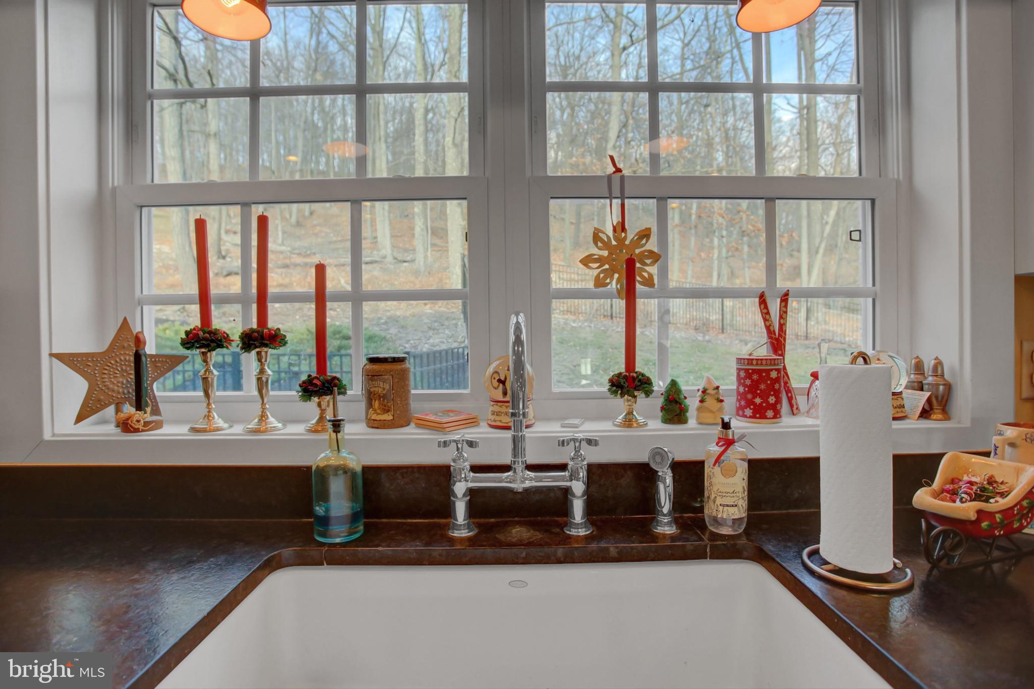 WHITETAIL MOUNTAINSIDE HOMES - Residential