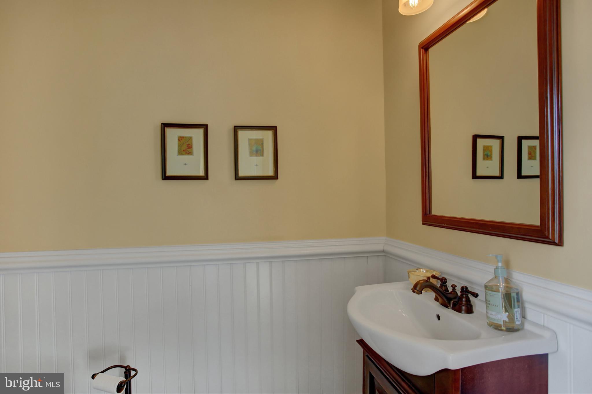 WHITETAIL MOUNTAINSIDE HOMES - Residential