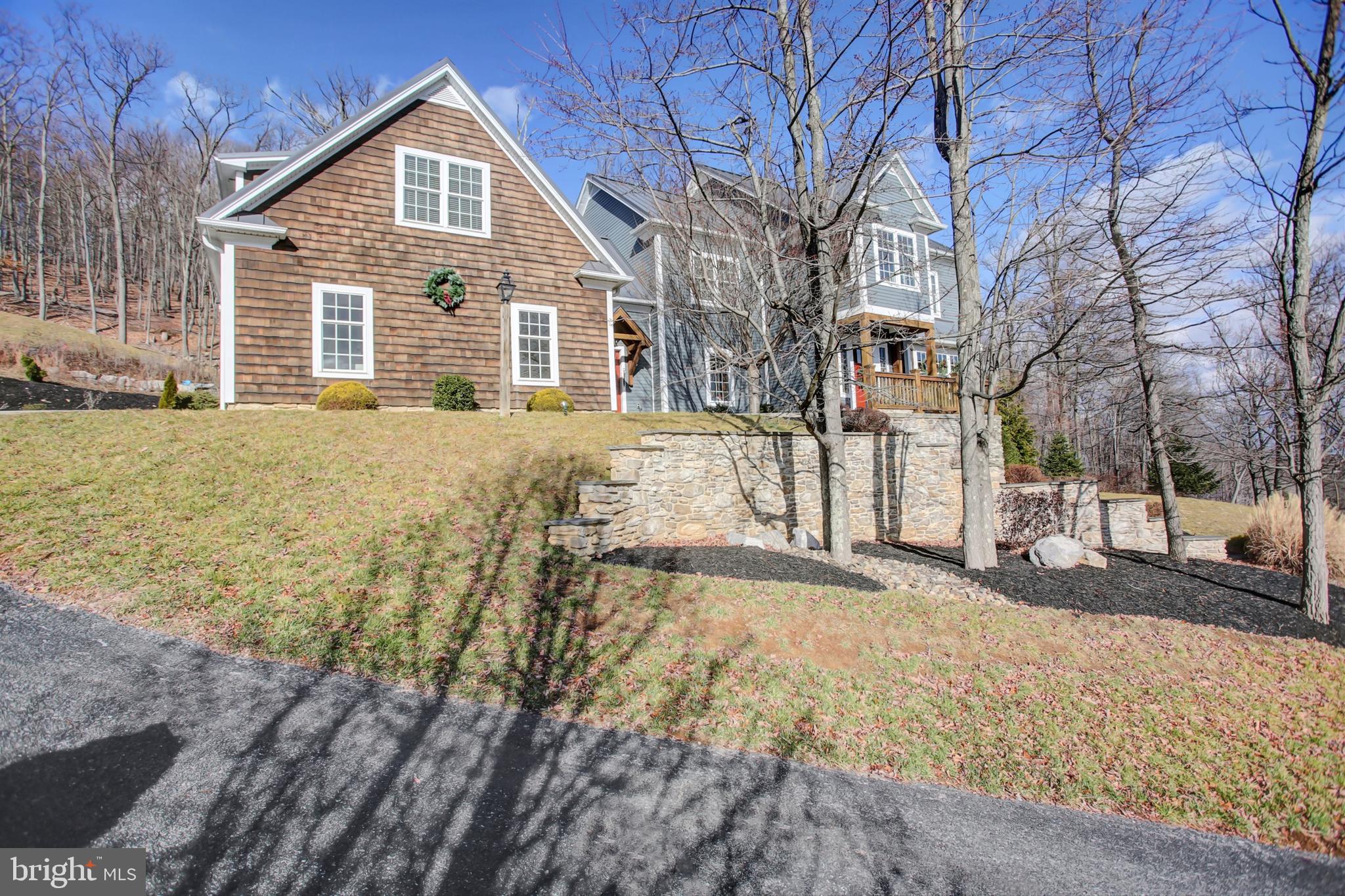 WHITETAIL MOUNTAINSIDE HOMES - Residential