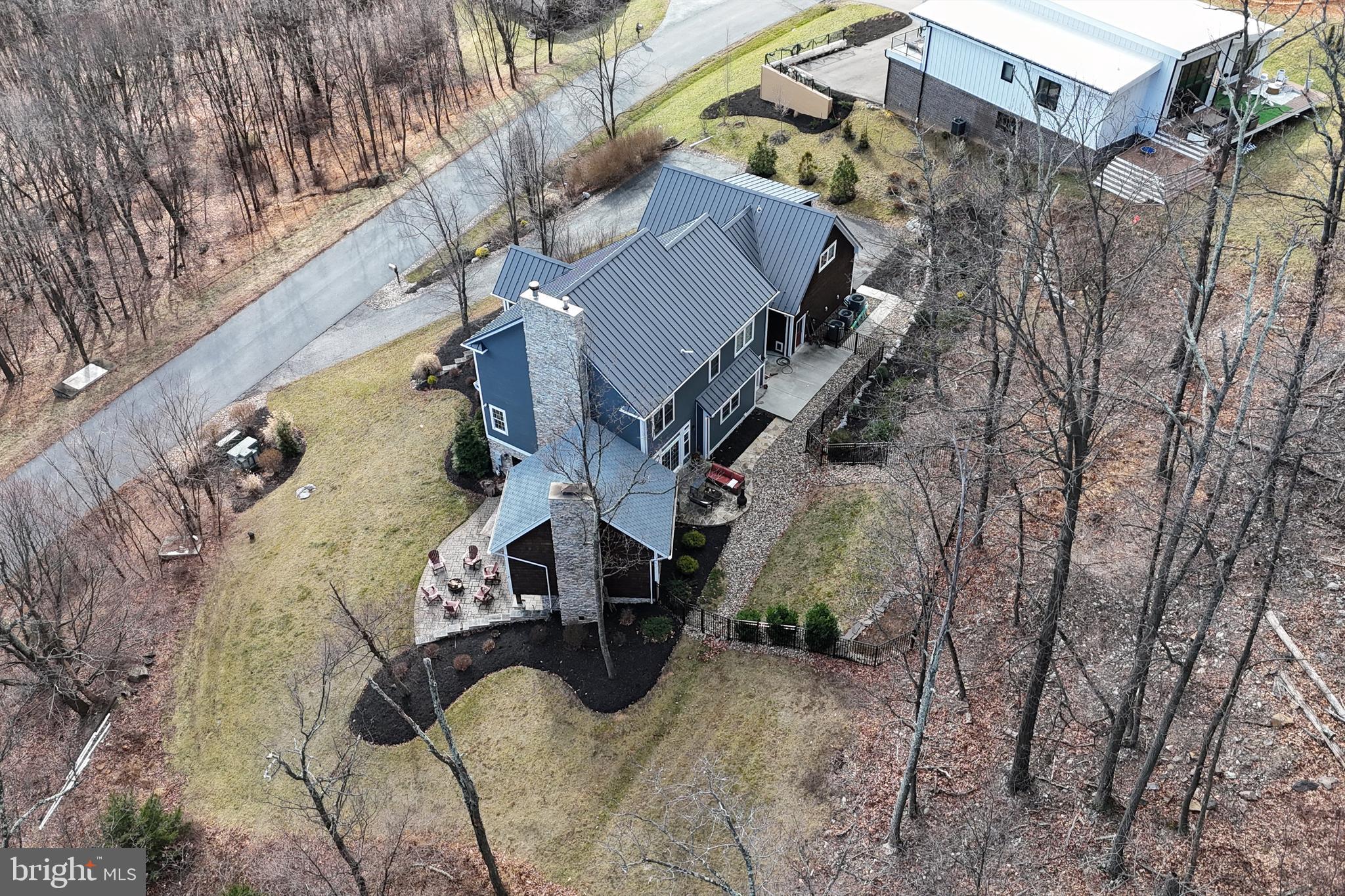 WHITETAIL MOUNTAINSIDE HOMES - Residential