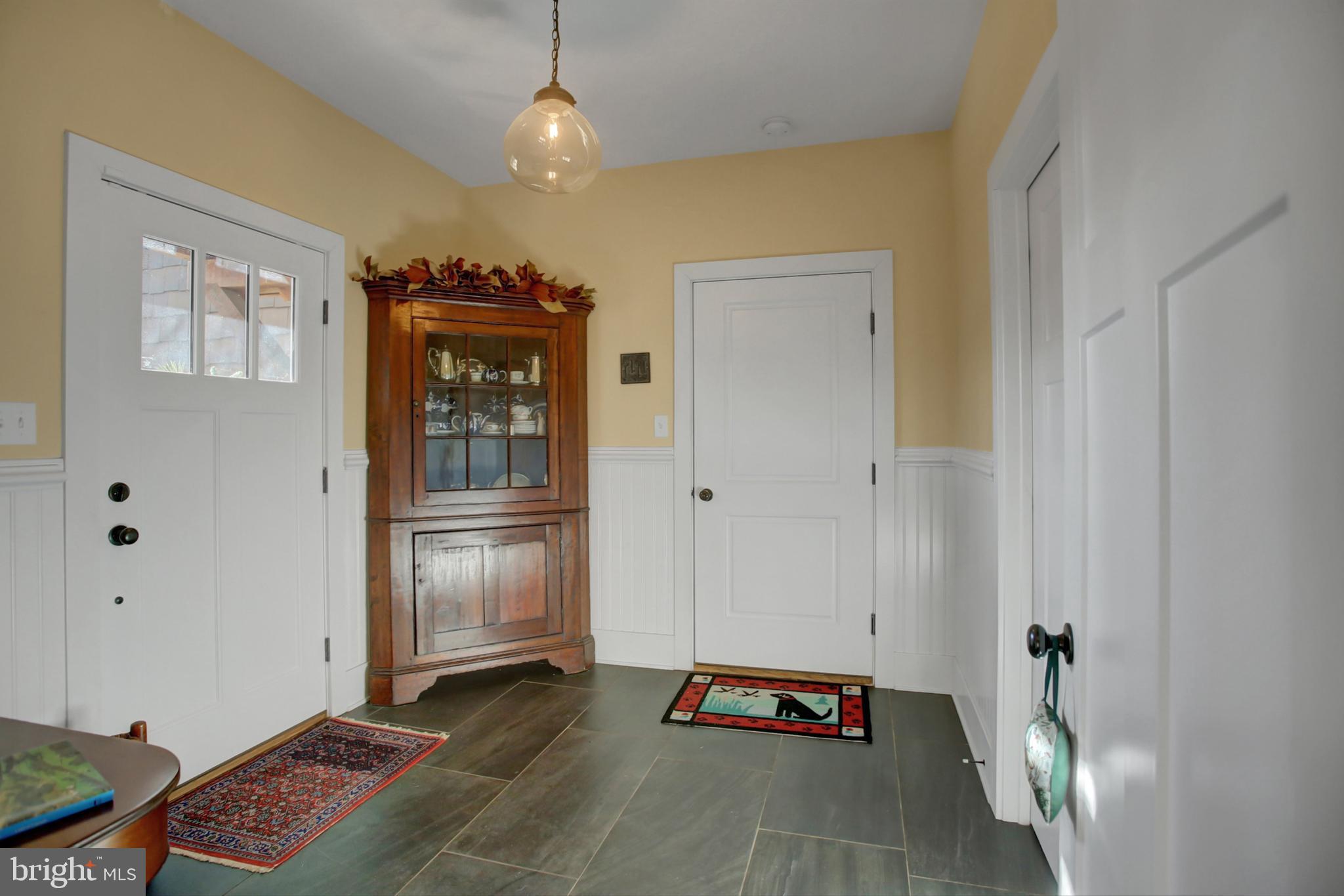 WHITETAIL MOUNTAINSIDE HOMES - Residential