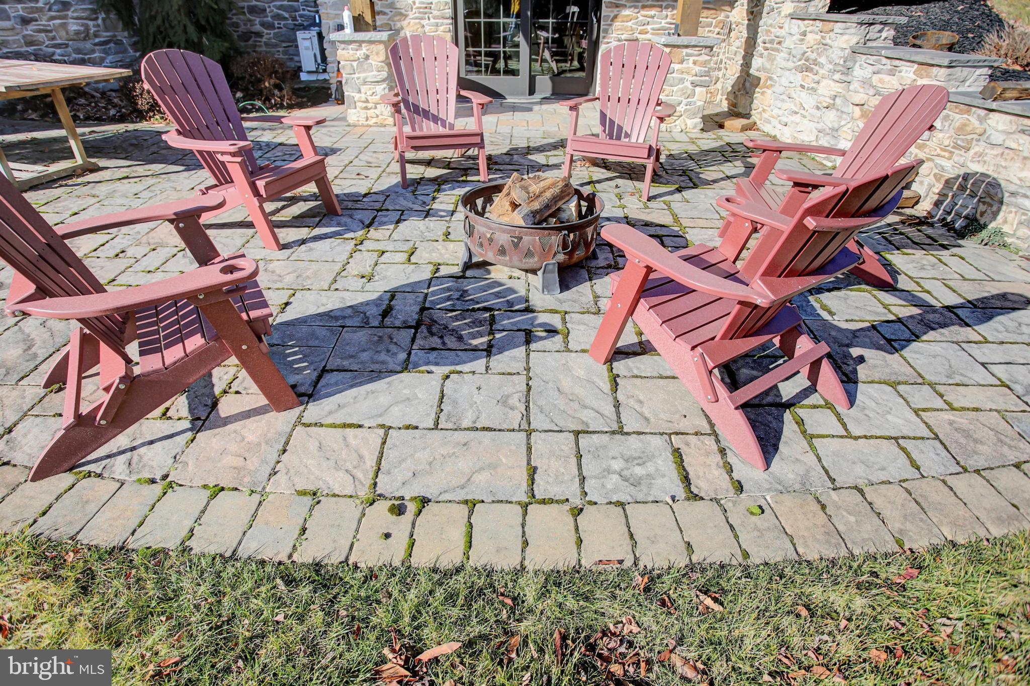 WHITETAIL MOUNTAINSIDE HOMES - Residential