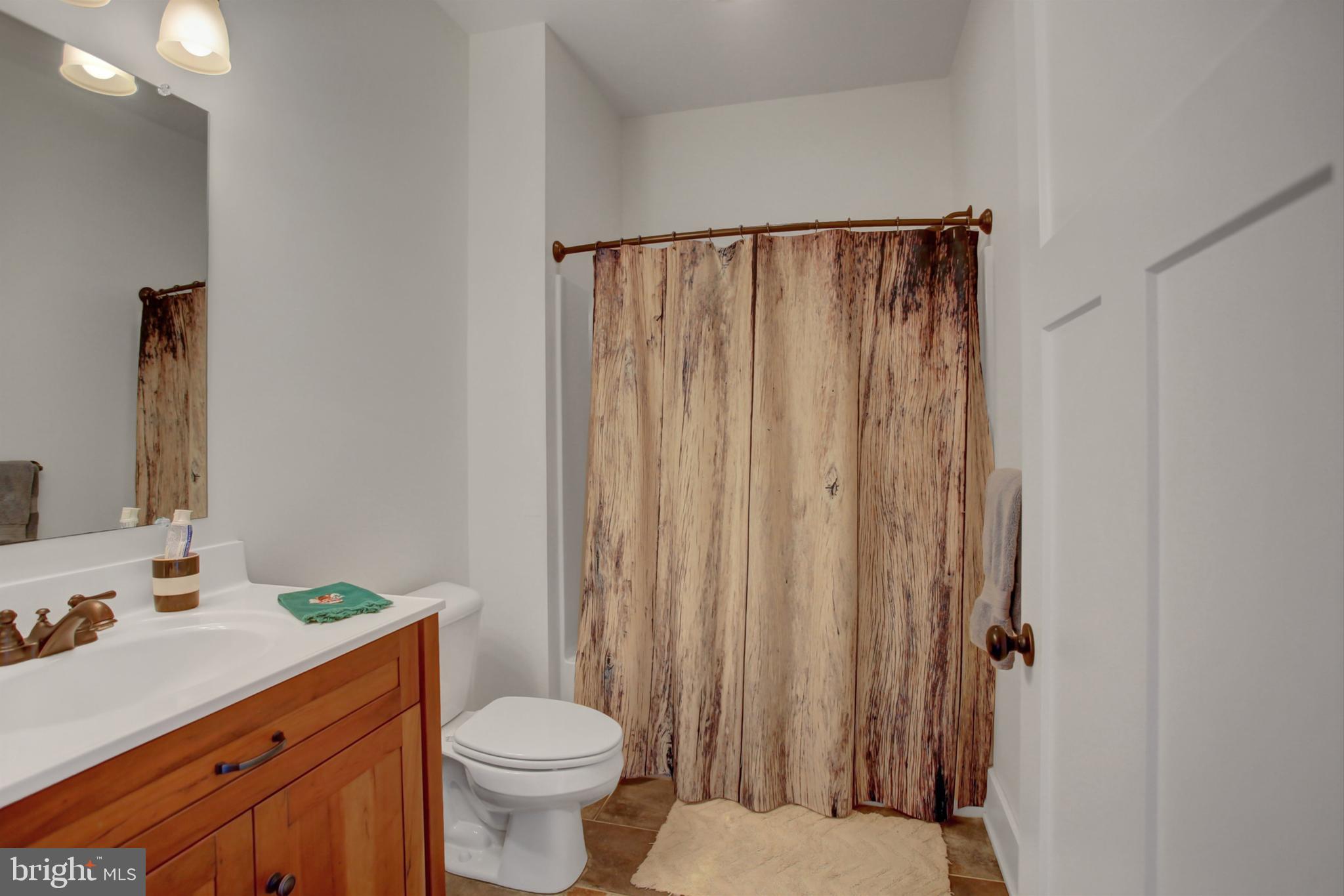 WHITETAIL MOUNTAINSIDE HOMES - Residential