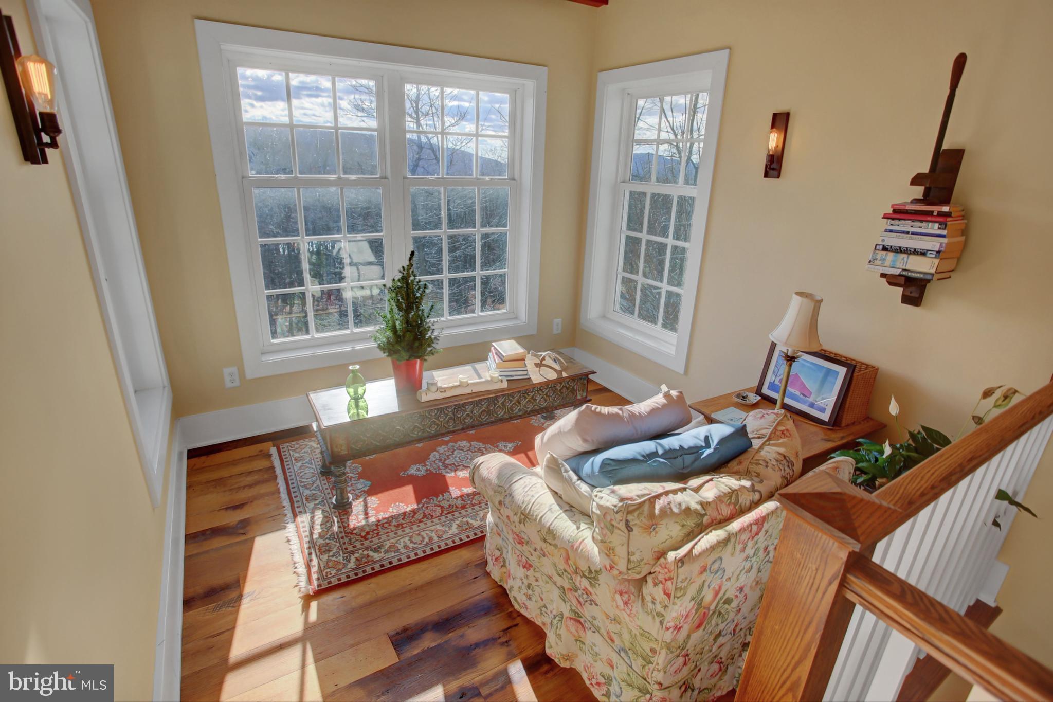 WHITETAIL MOUNTAINSIDE HOMES - Residential