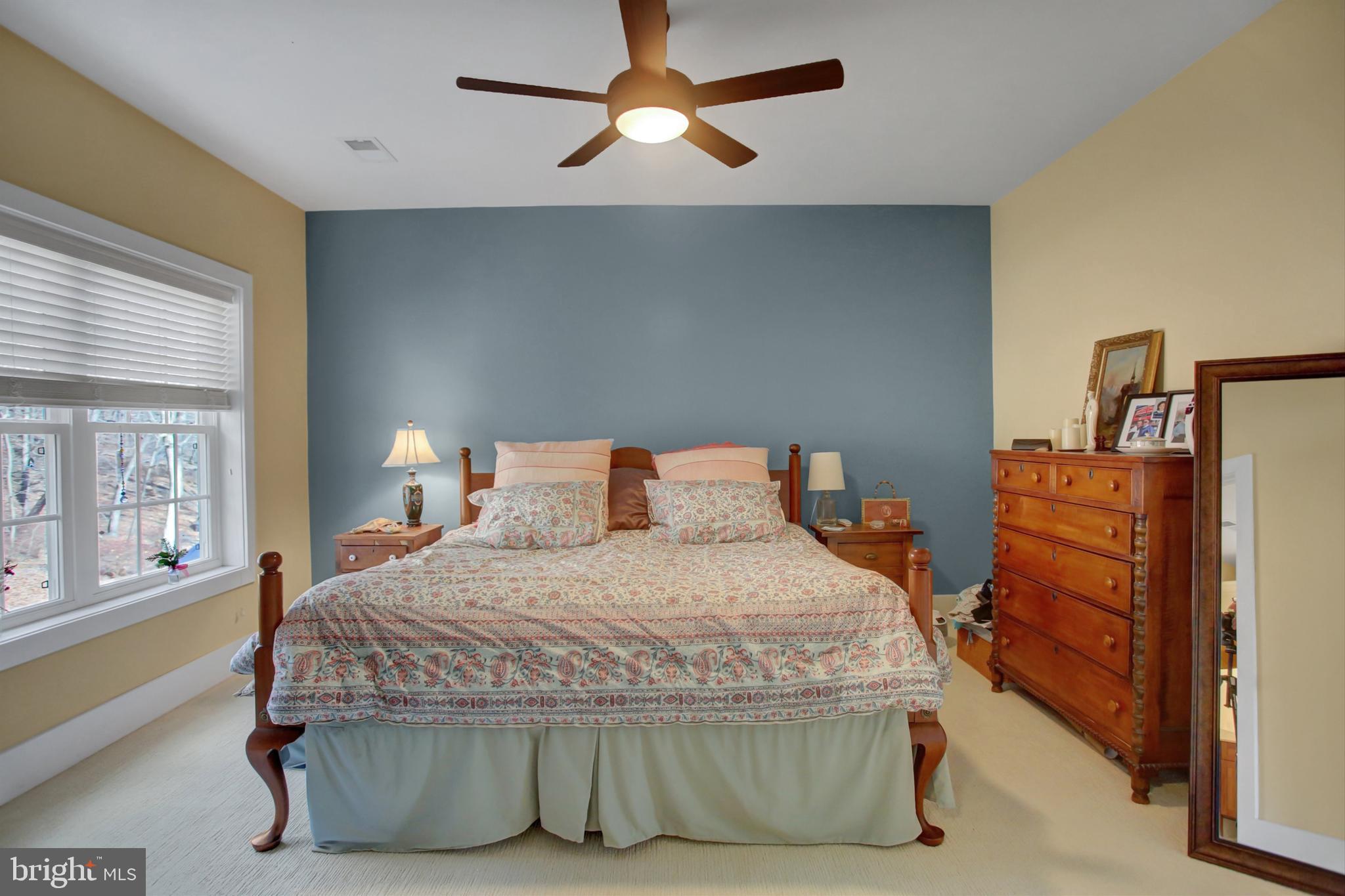 WHITETAIL MOUNTAINSIDE HOMES - Residential