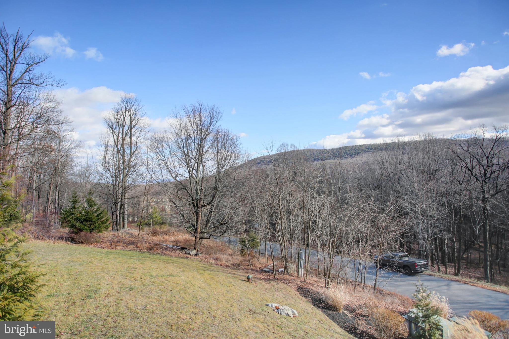 WHITETAIL MOUNTAINSIDE HOMES - Residential