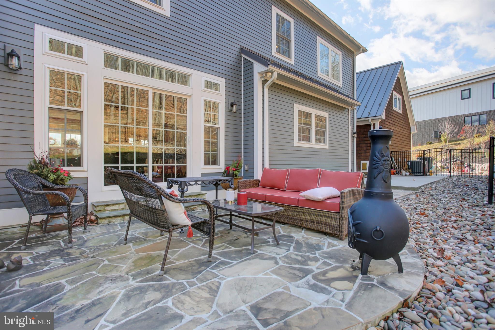 WHITETAIL MOUNTAINSIDE HOMES - Residential